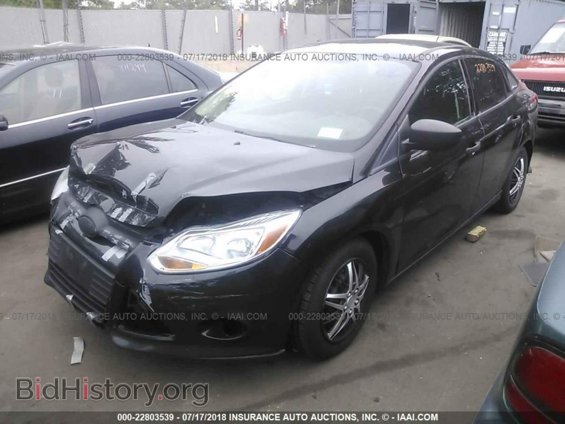 2012 Ford Focus - VIN: 1FAHP3E24CL464766 - Photo 2
