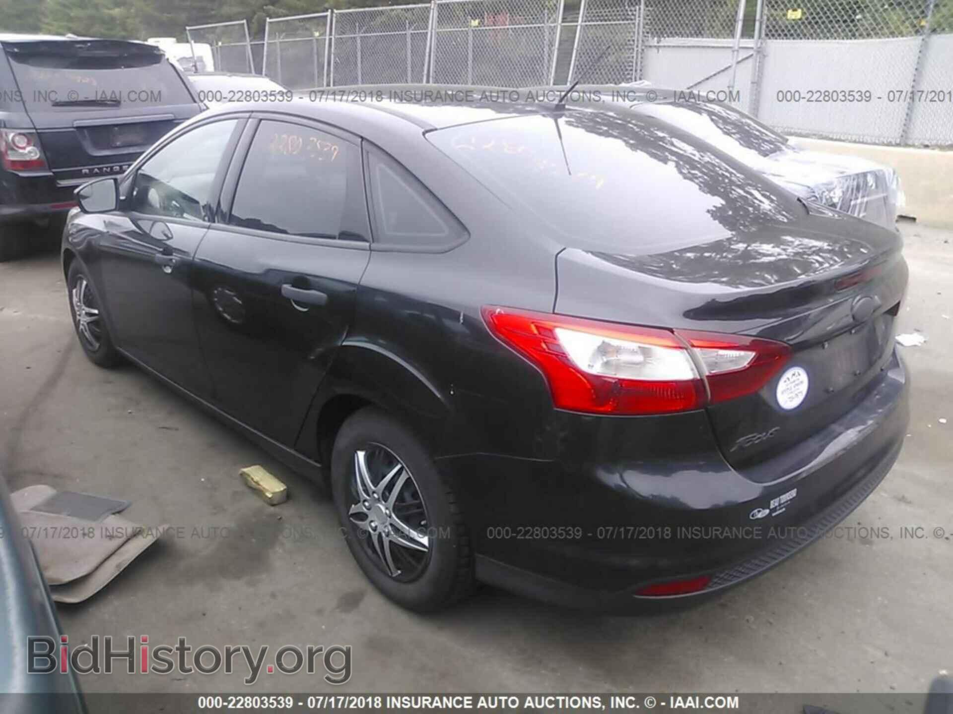 2012 Ford Focus - VIN: 1FAHP3E24CL464766 - Photo 3