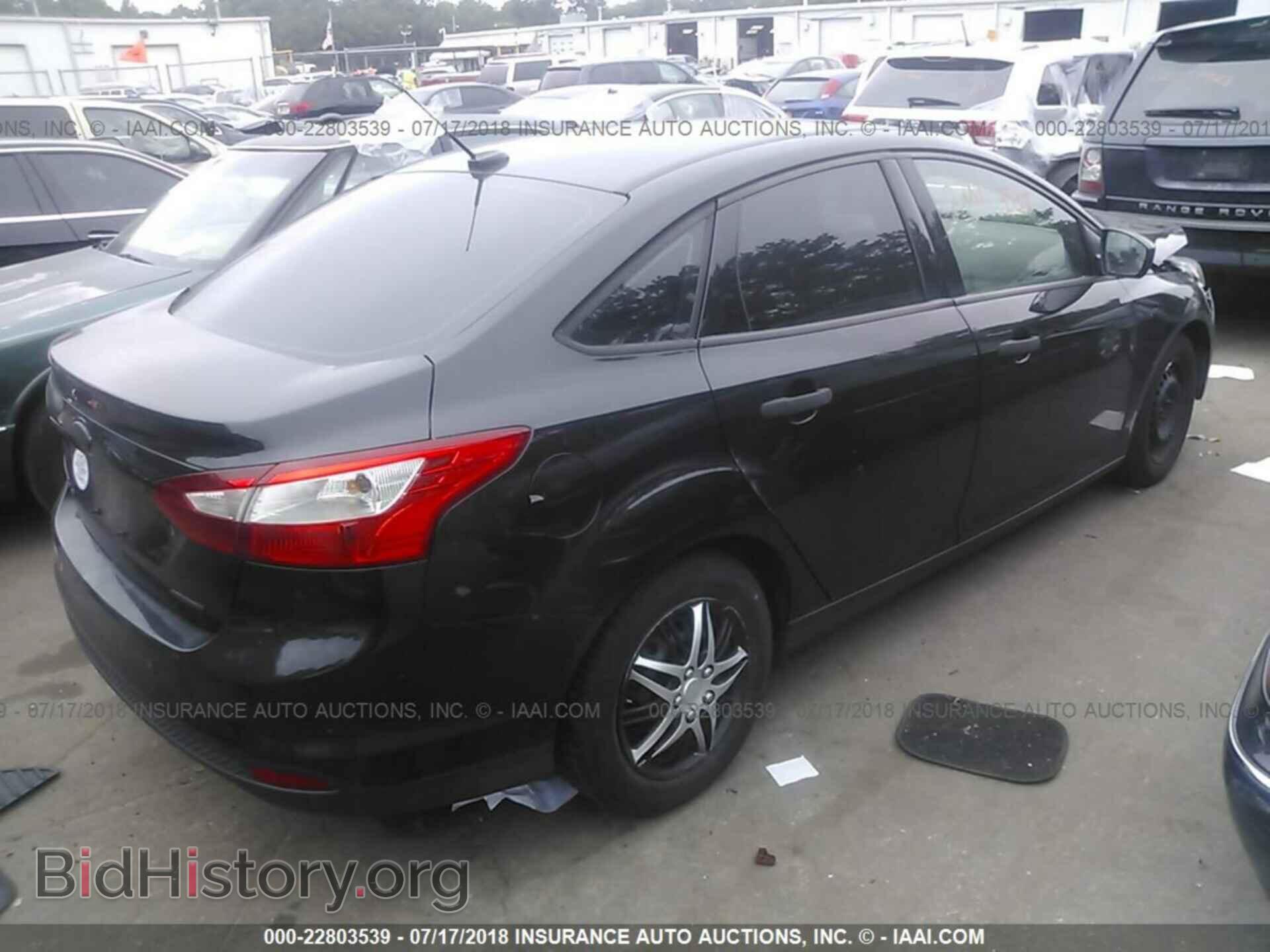 2012 Ford Focus - VIN: 1FAHP3E24CL464766 - Photo 4
