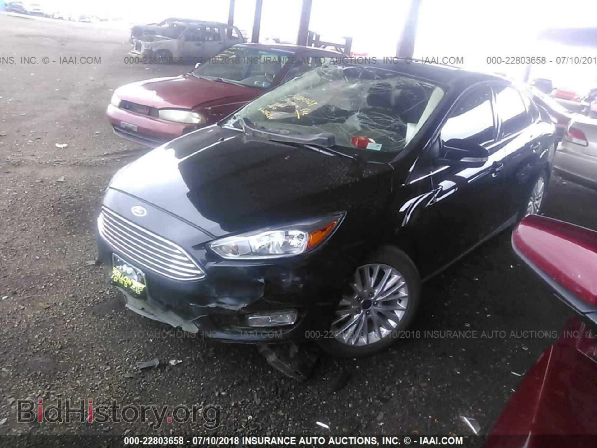 2018 Ford Focus - VIN: 1FADP3J29JL246260 - Фото 2
