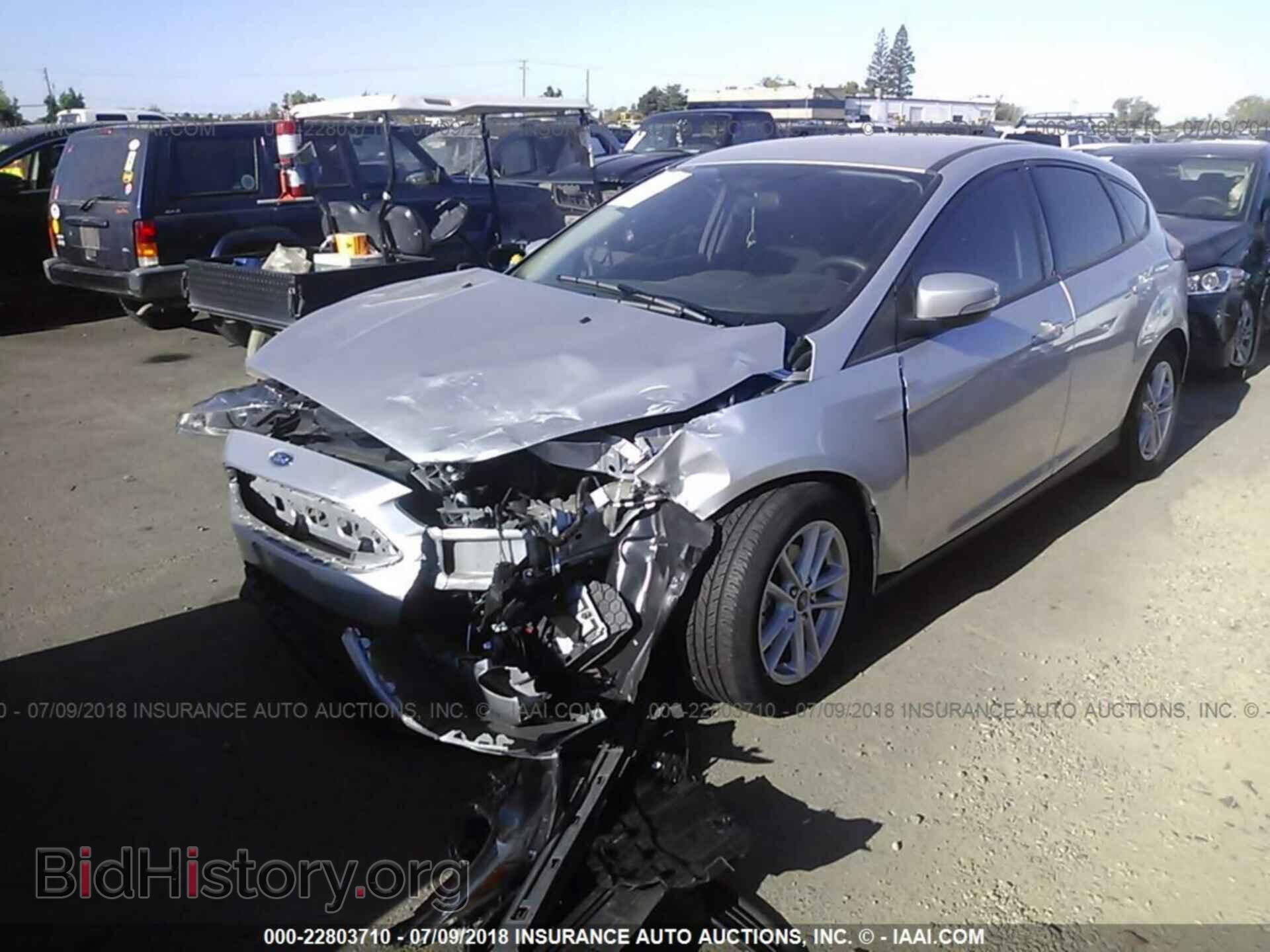 2017 Ford Focus - VIN: 1FADP3K29HL344293 - Photo 2