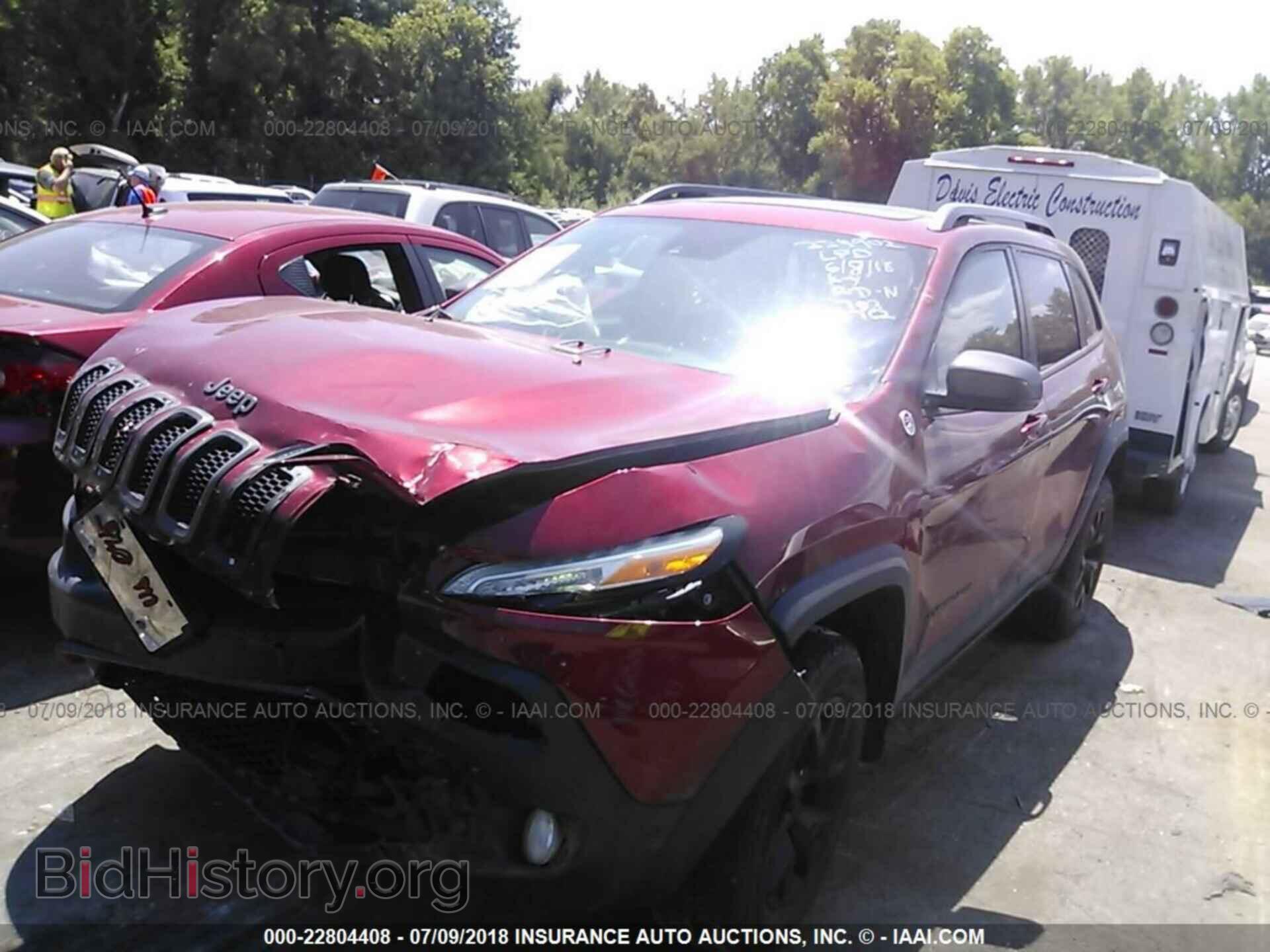 2014 Jeep Cherokee - VIN: 1C4PJMBS0EW253552 - Photo 2