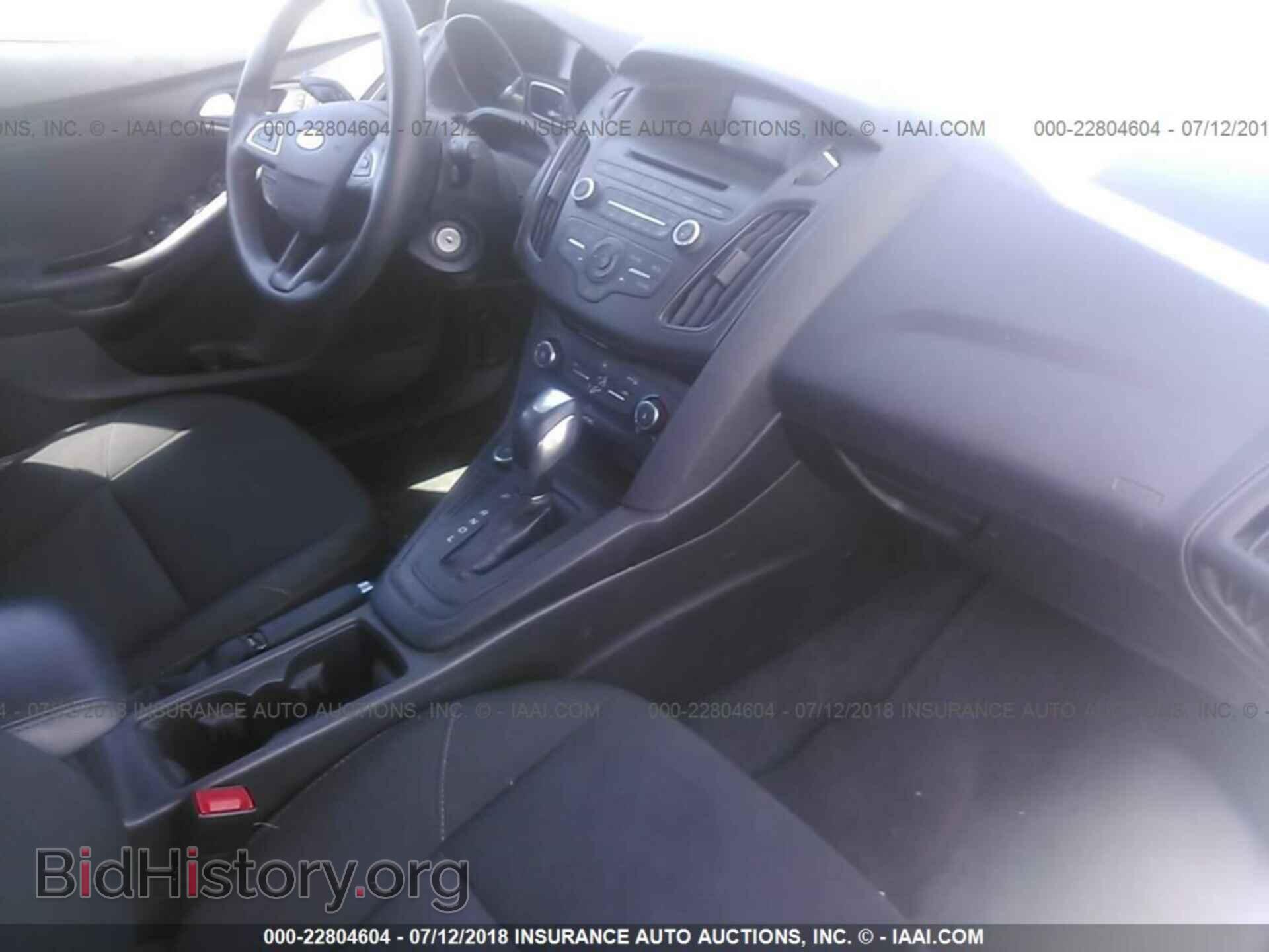2016 Ford Focus - VIN: 1FADP3K2XGL264032 - Photo 5