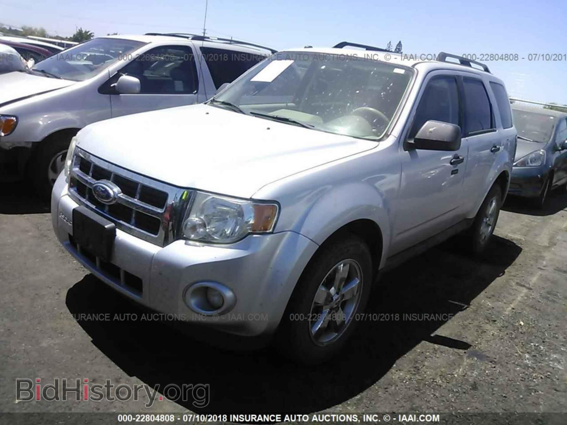 2011 Ford Escape - VIN: 1FMCU0D70BKB84433 - Photo 2