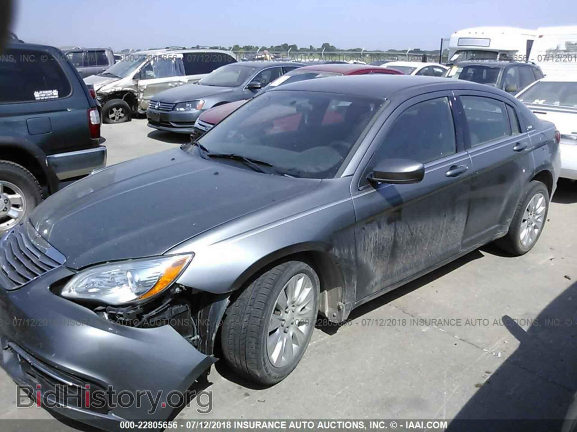 2013 Chrysler 200 - VIN: 1C3CCBAB6DN606190 - Photo 2