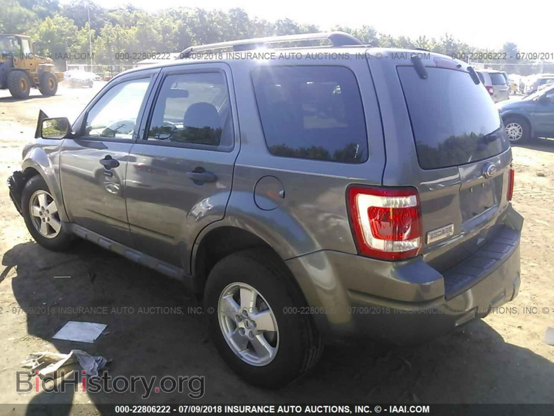 2011 Ford Escape - VIN: 1FMCU0D71BKC31467 - Photo 3