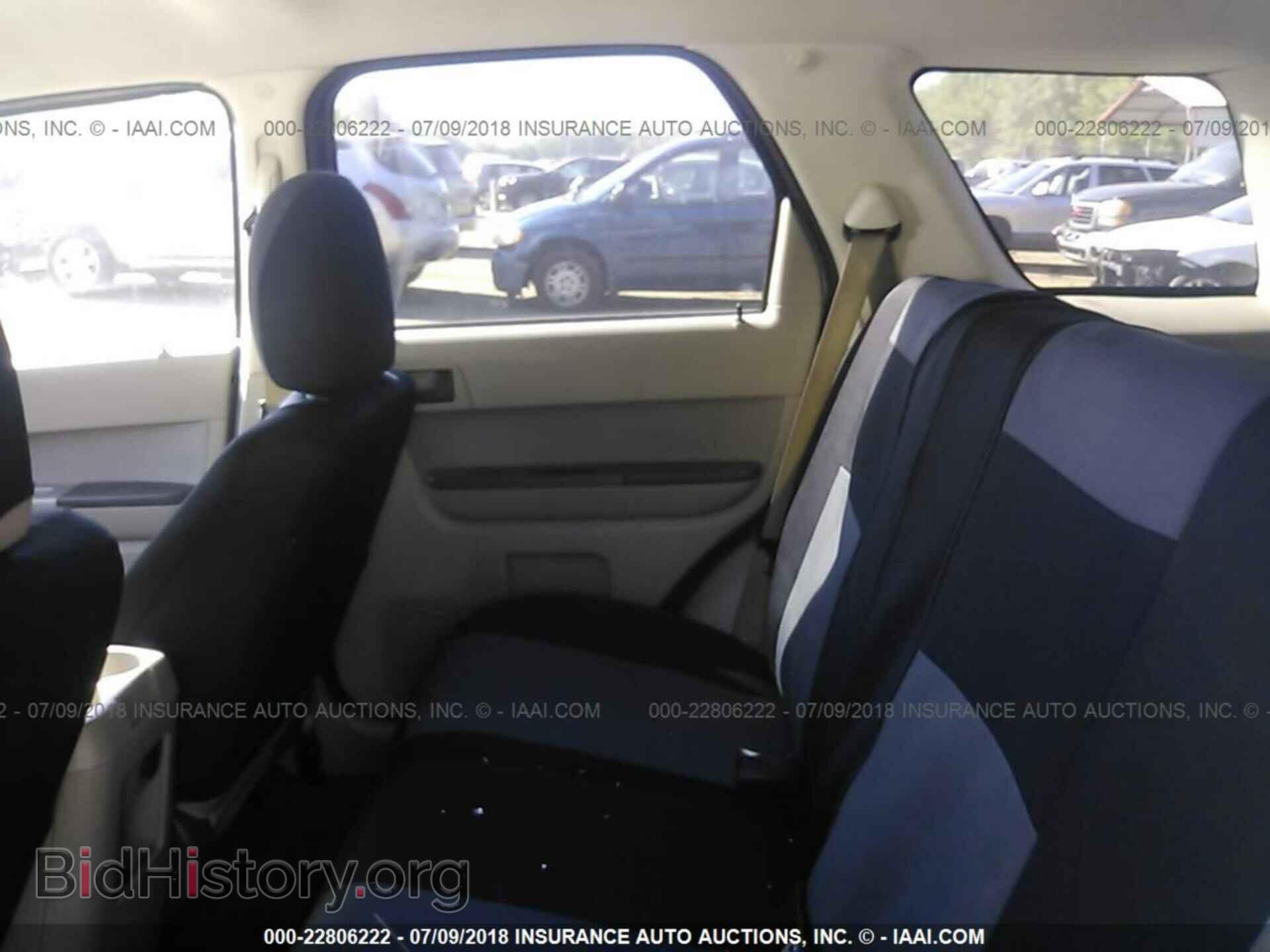 2011 Ford Escape - VIN: 1FMCU0D71BKC31467 - Photo 8
