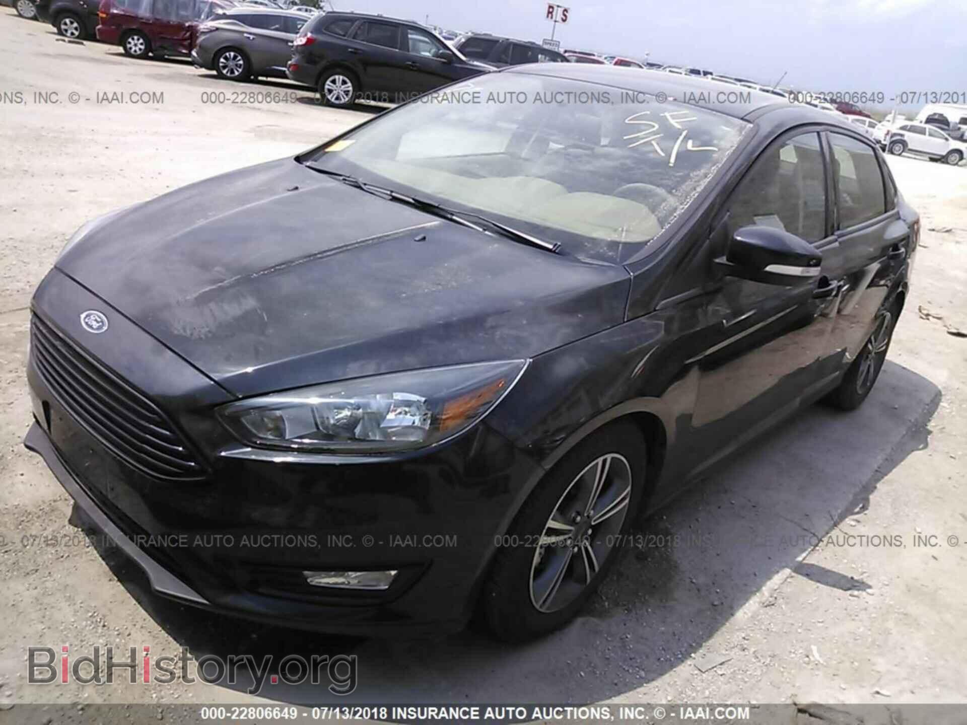 2016 Ford Focus - VIN: 1FADP3FE8GL215948 - Photo 2