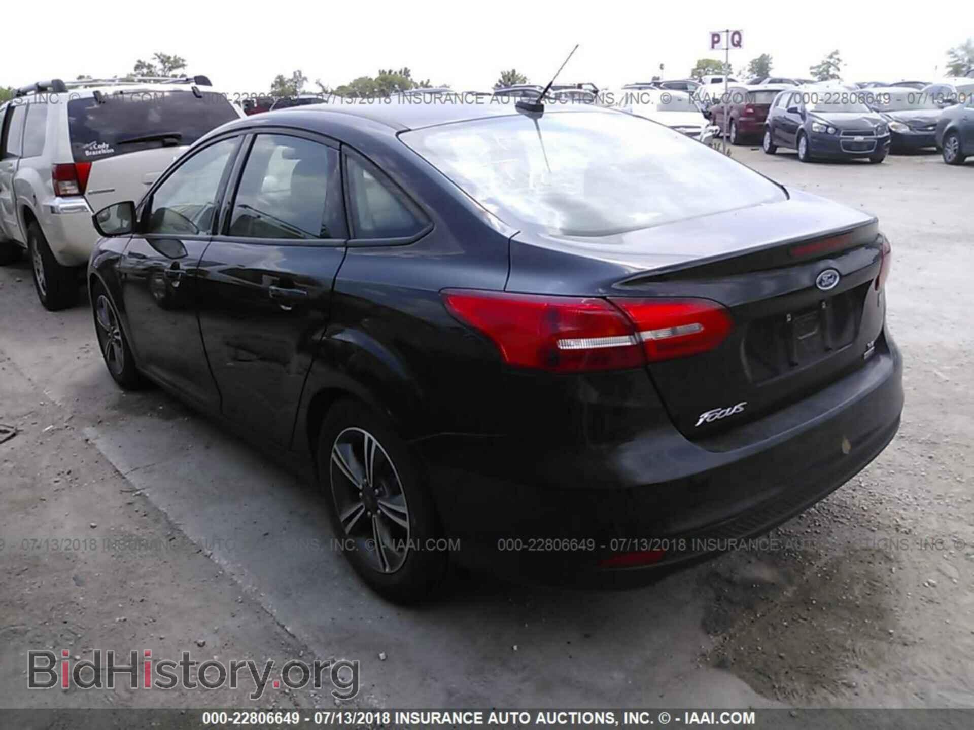 2016 Ford Focus - VIN: 1FADP3FE8GL215948 - Photo 3