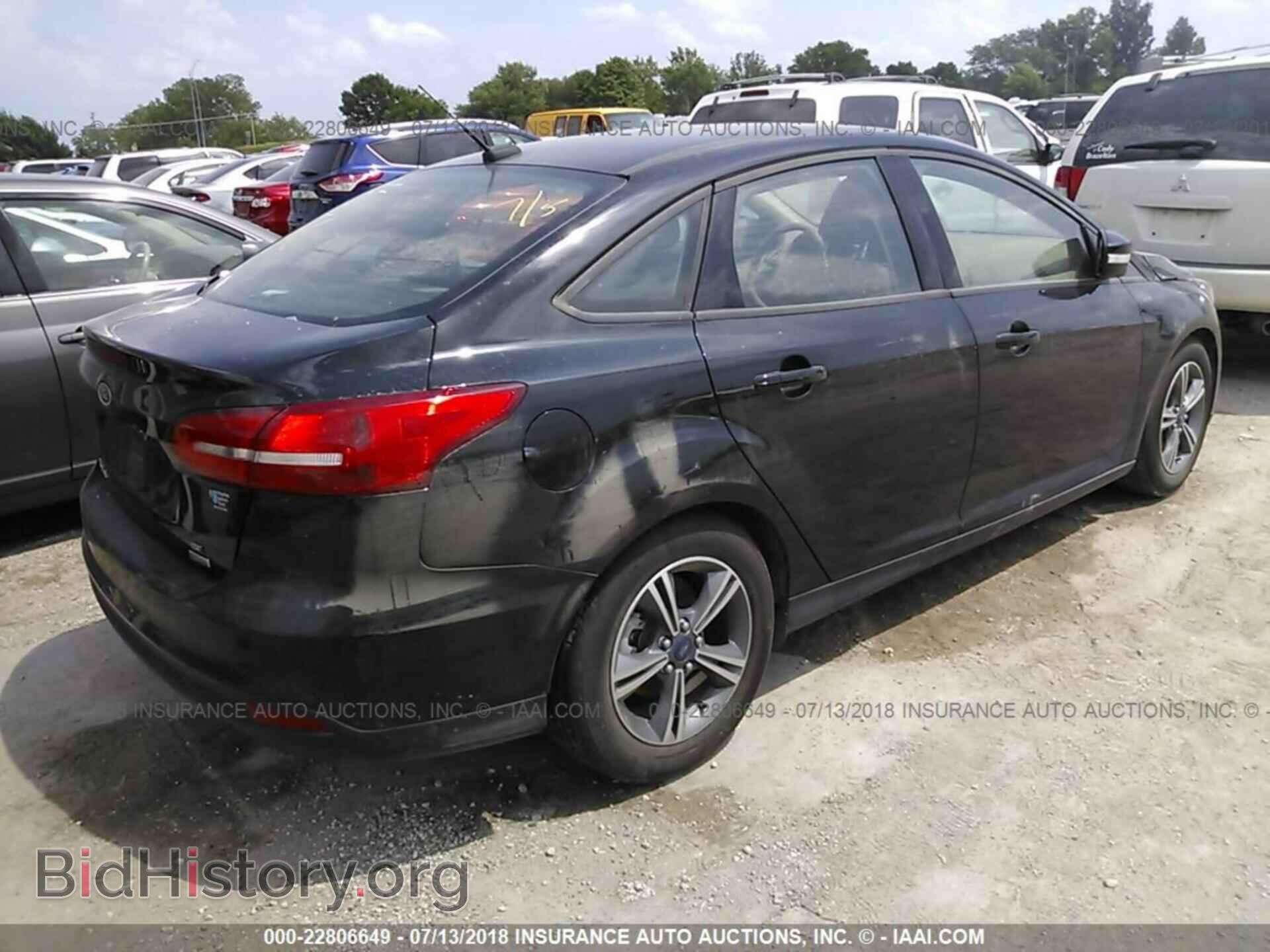 2016 Ford Focus - VIN: 1FADP3FE8GL215948 - Photo 4