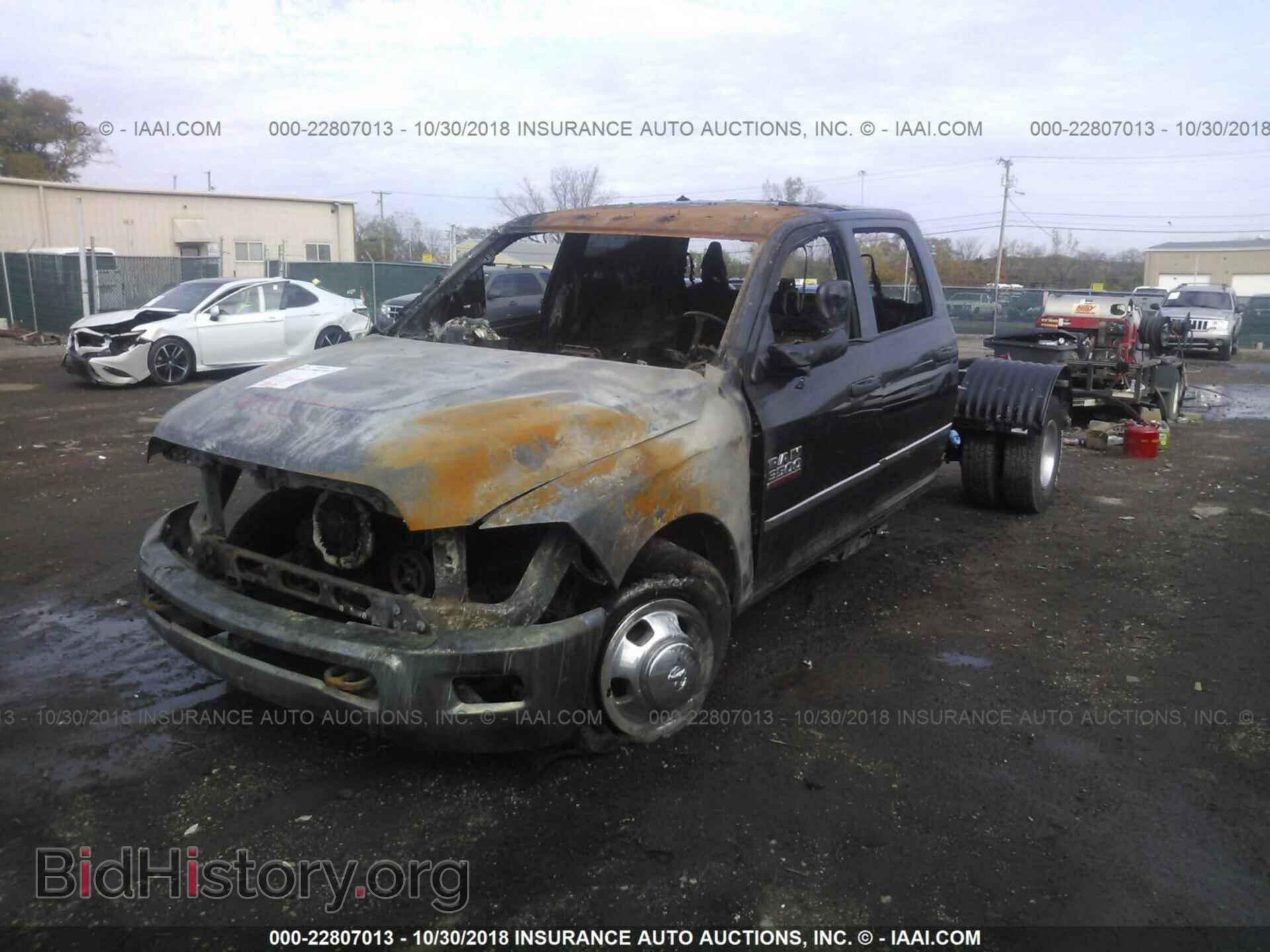 2017 Ram 3500 - VIN: 3C7WRTCL1HG597788 - Фото 2