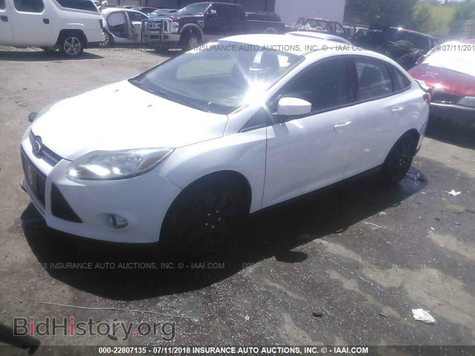 2012 Ford Focus - VIN: 1FAHP3F25CL191562 - Photo 2