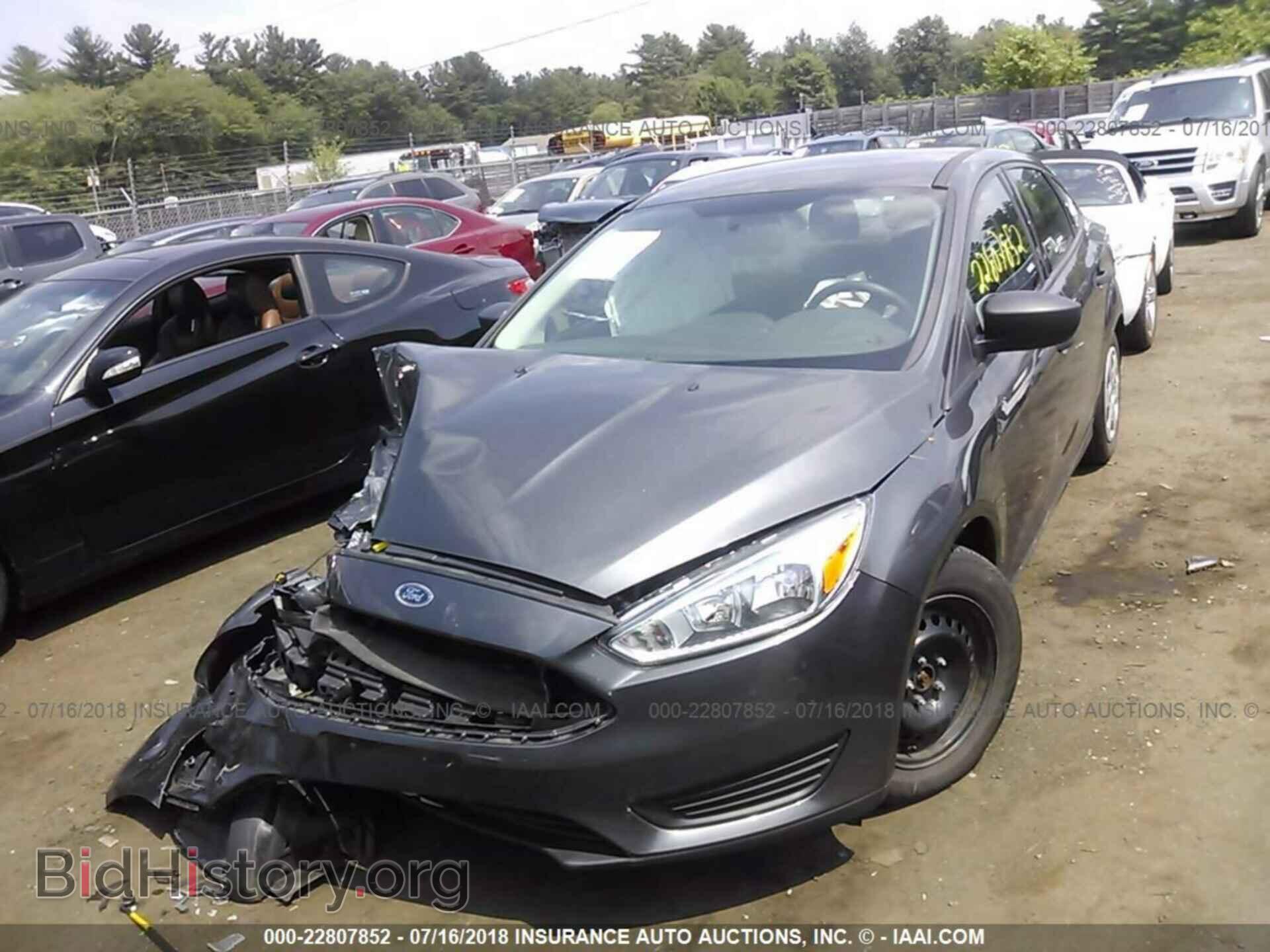 2015 Ford Focus - VIN: 1FADP3E21FL341834 - Photo 2