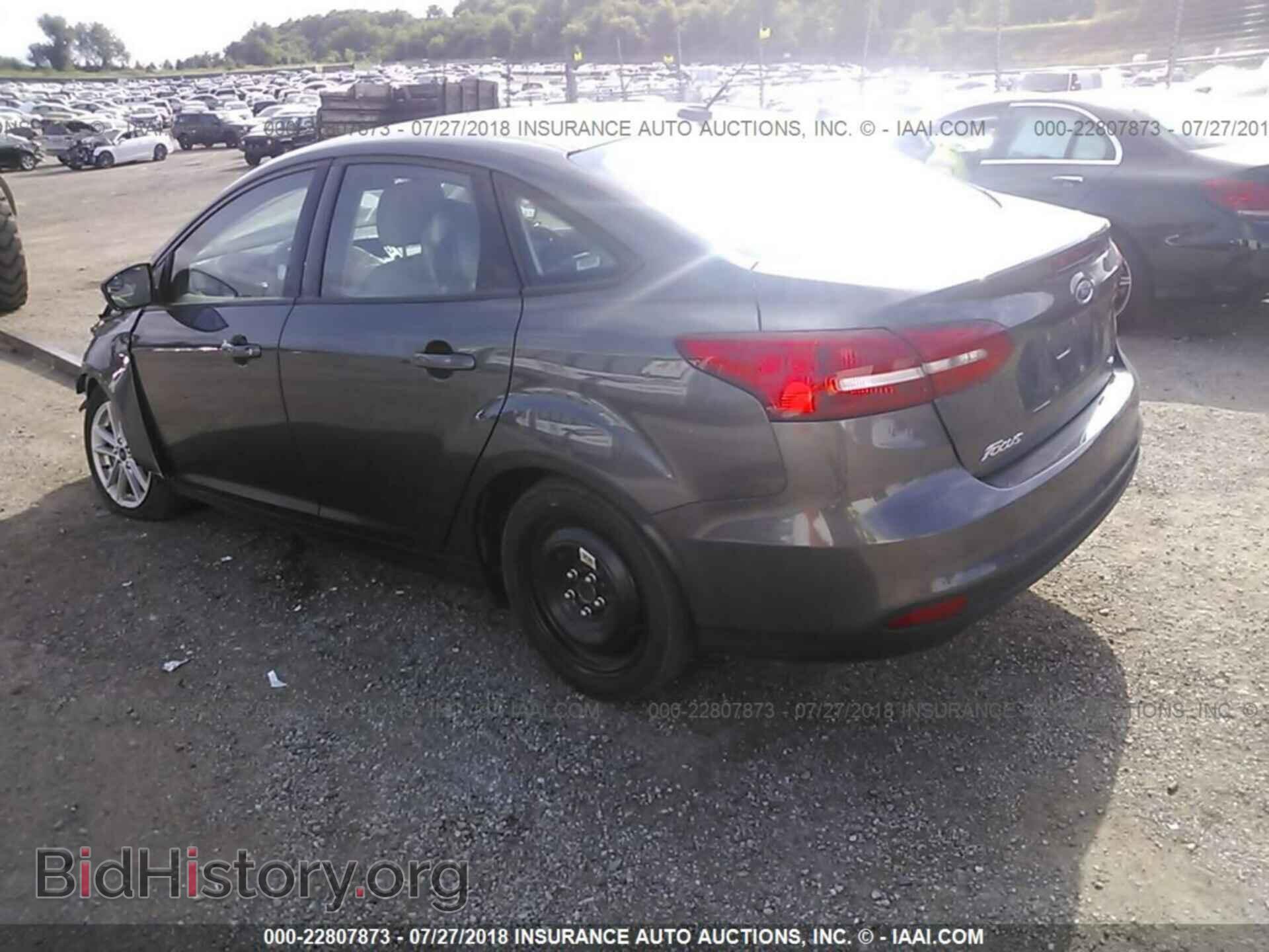 2017 Ford Focus - VIN: 1FADP3F28HL268141 - Фото 3