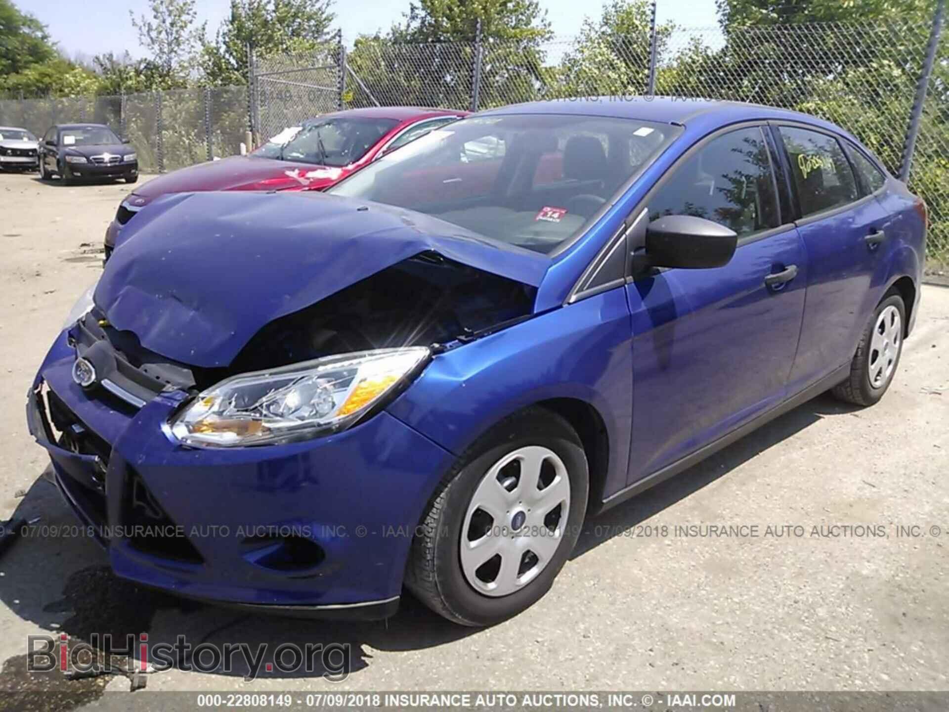 2012 Ford Focus - VIN: 1FAHP3E27CL370364 - Photo 2