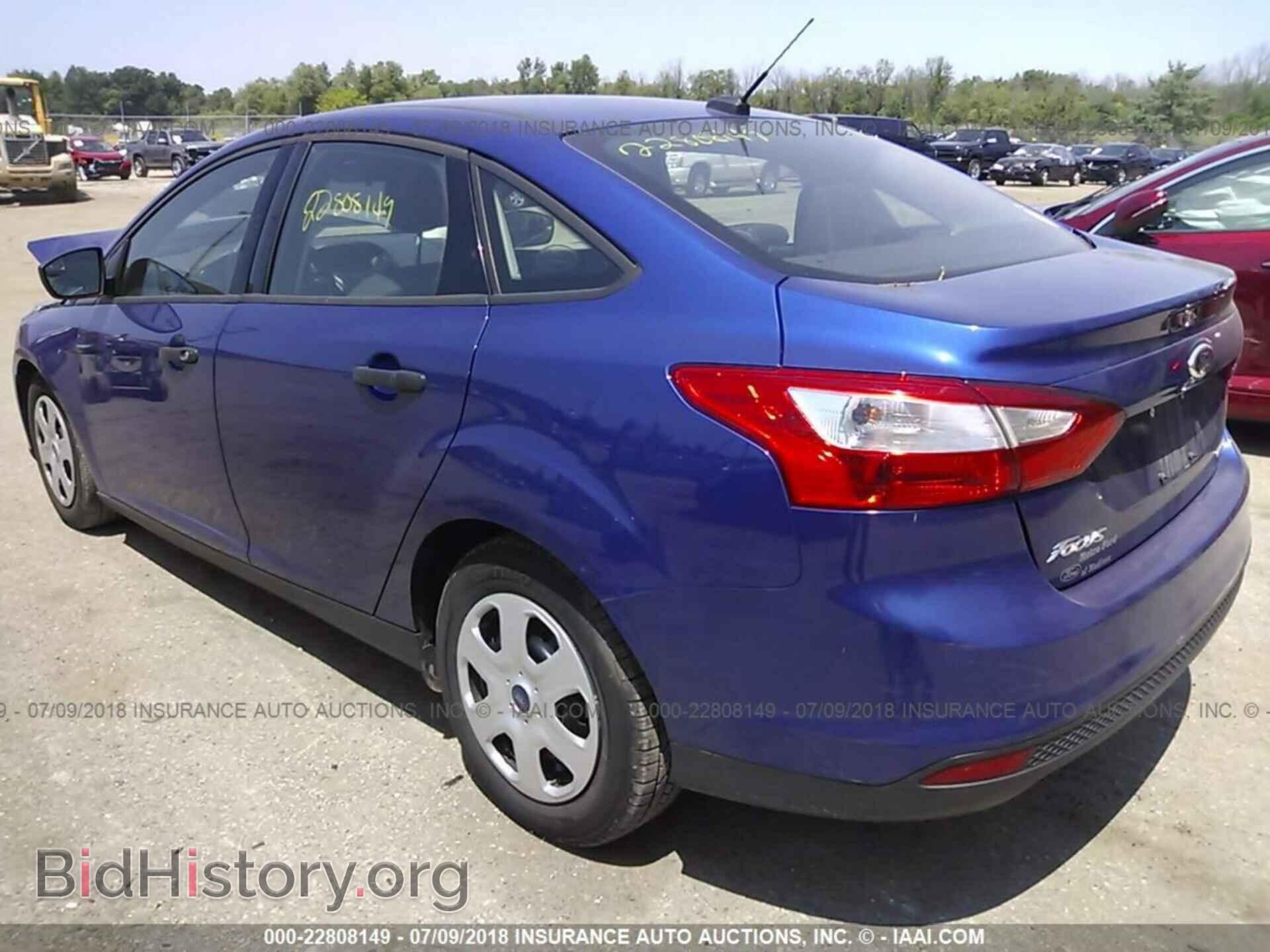 2012 Ford Focus - VIN: 1FAHP3E27CL370364 - Photo 3