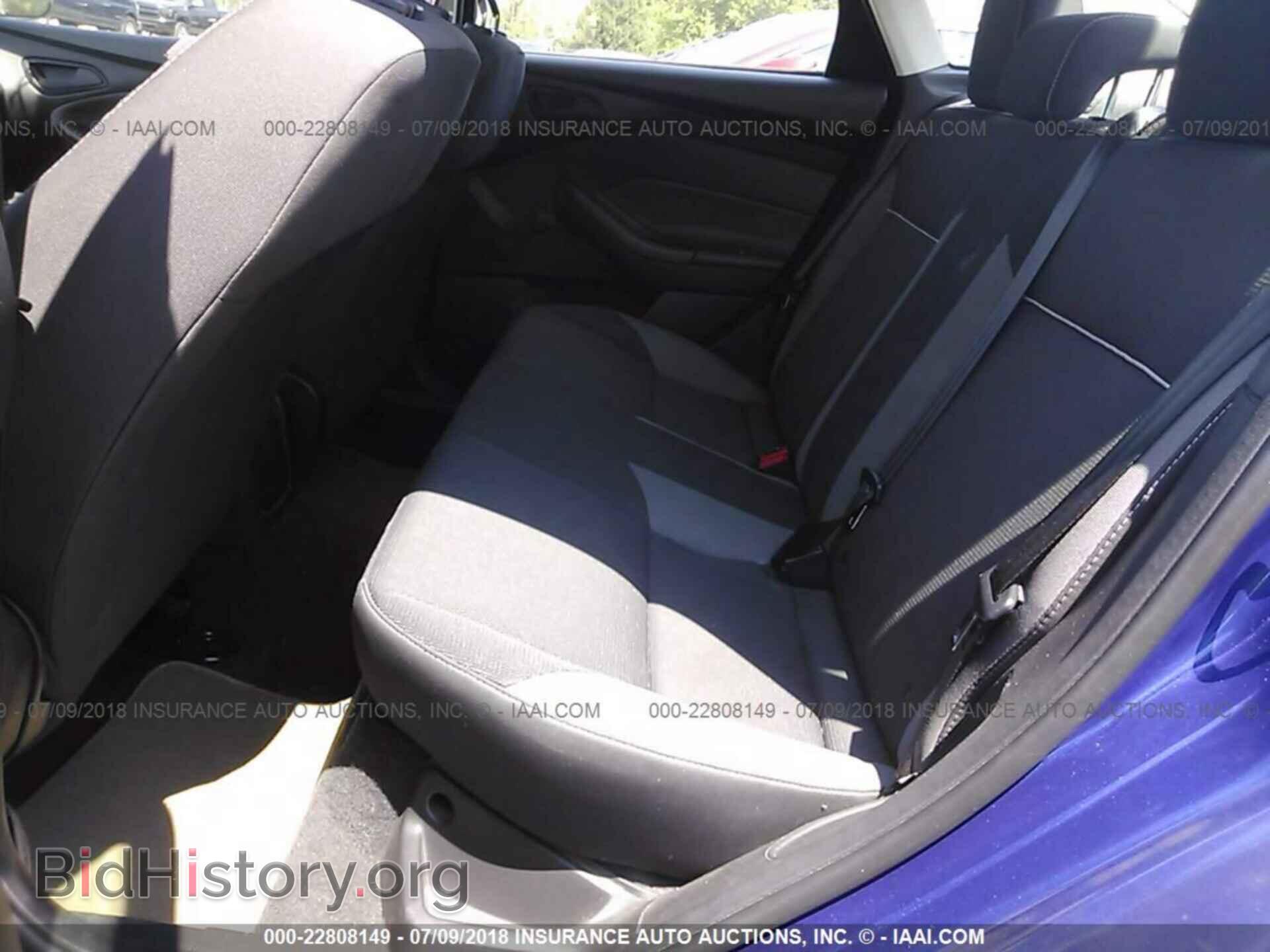 2012 Ford Focus - VIN: 1FAHP3E27CL370364 - Photo 8