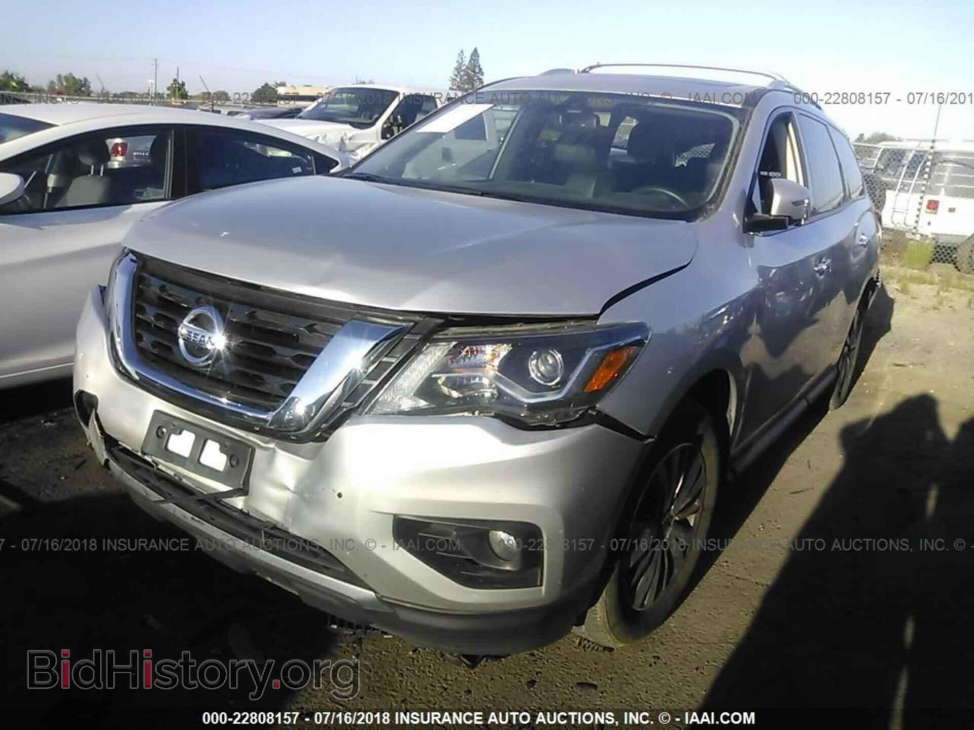 2017 Nissan Pathfinder - VIN: 5N1DR2MM4HC604012 - Фото 2