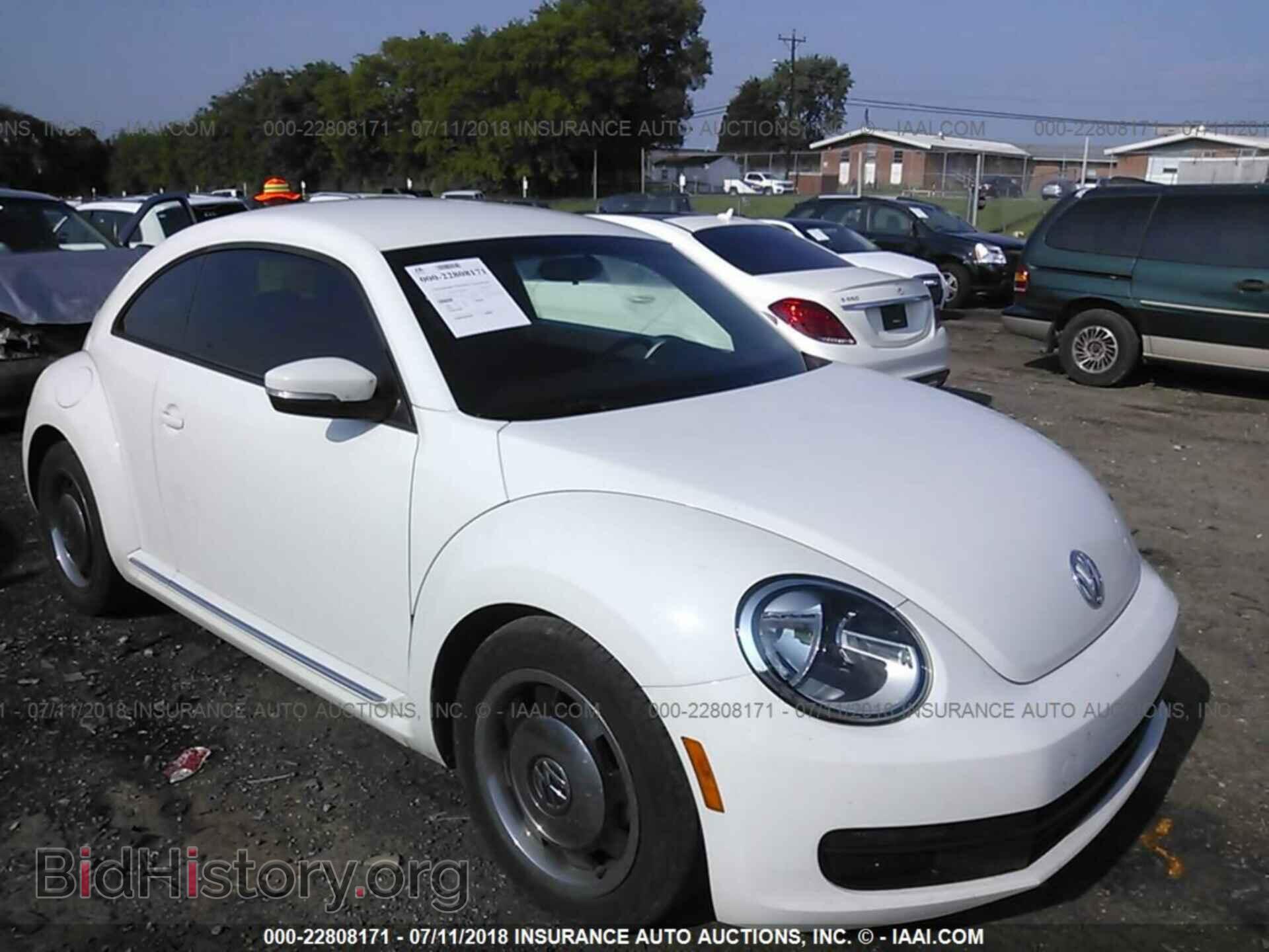 Фотография 3VWJP7AT2CM650187 - Volkswagen Beetle 2012