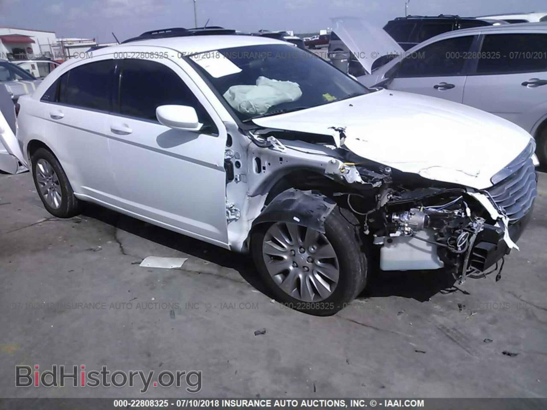 Photo 1C3CCBAB1EN208564 - Chrysler 200 2014