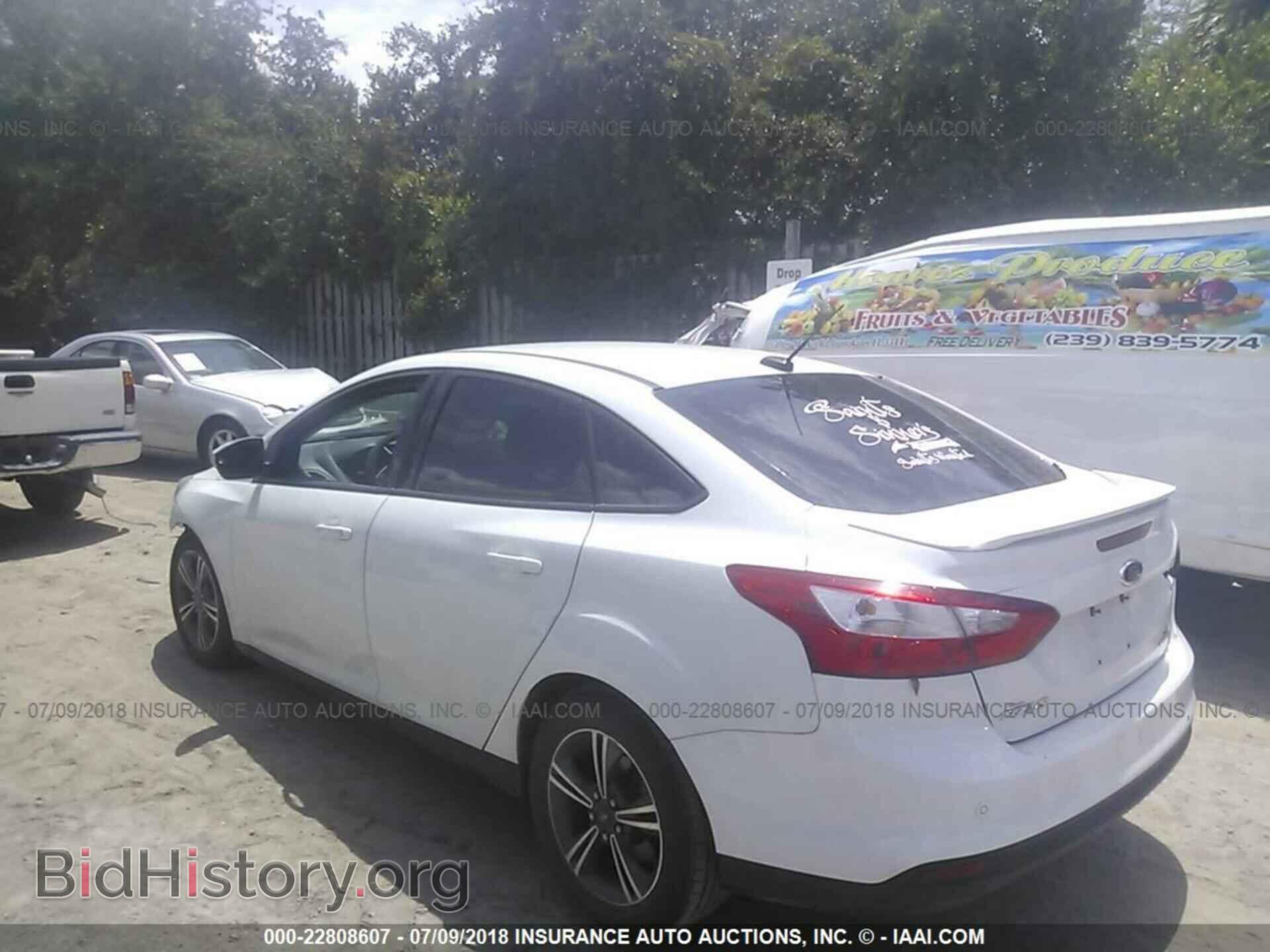 2014 Ford Focus - VIN: 1FADP3F23EL329651 - Фото 3