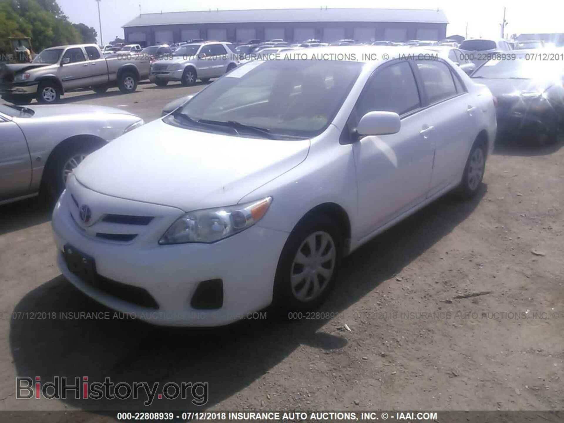 2011 Toyota Corolla - VIN: JTDBU4EE1B9143451 - Фото 2