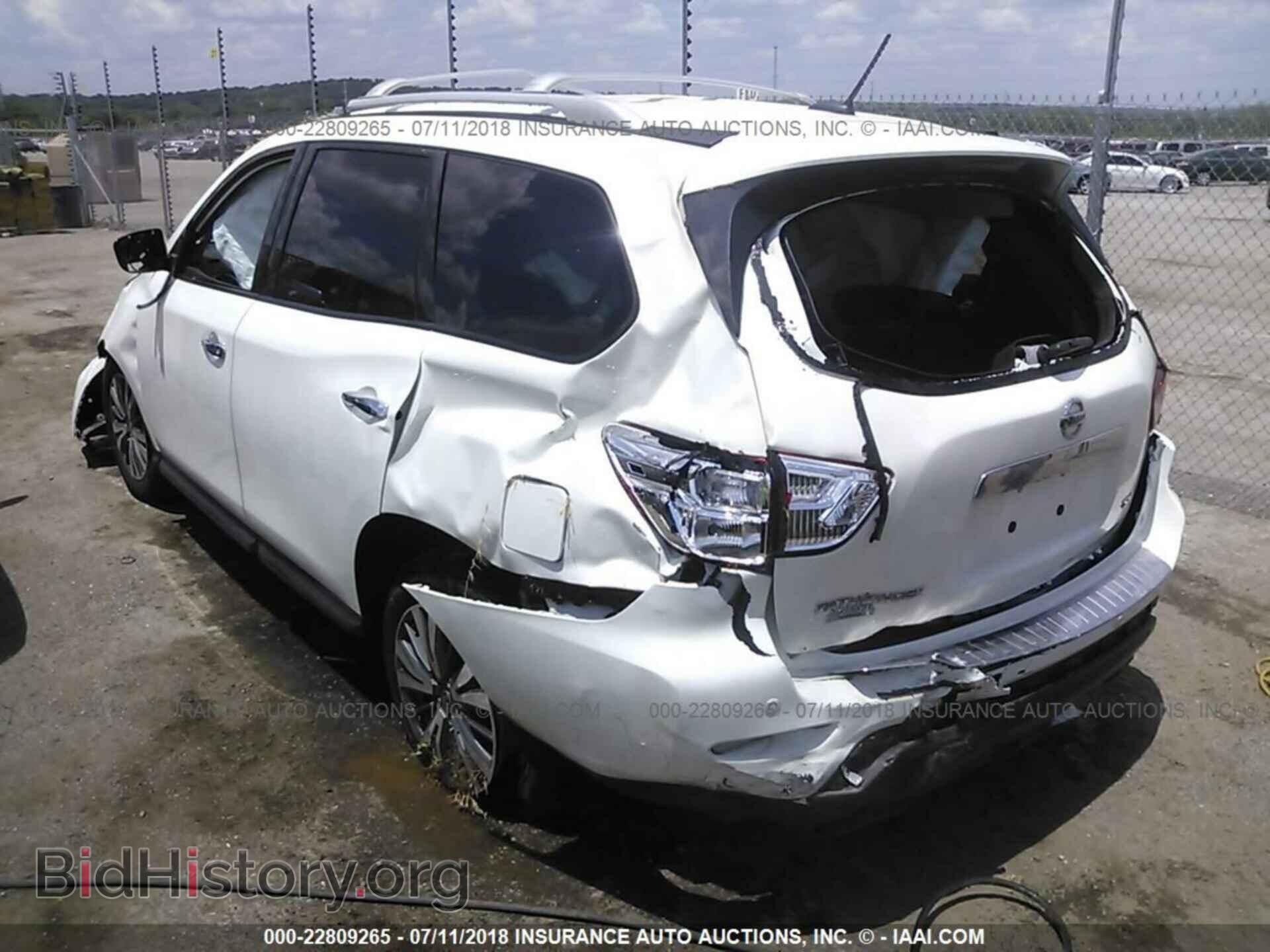 2017 Nissan Pathfinder - VIN: 5N1DR2MN6HC633830 - Фото 3