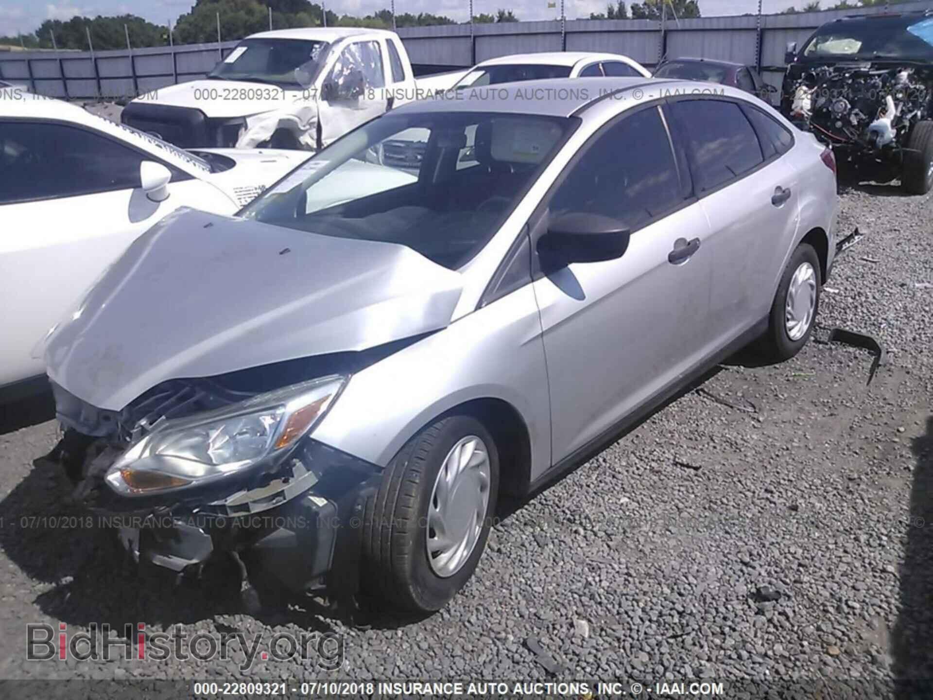 2012 Ford Focus - VIN: 1FAHP3E26CL444132 - Фото 2