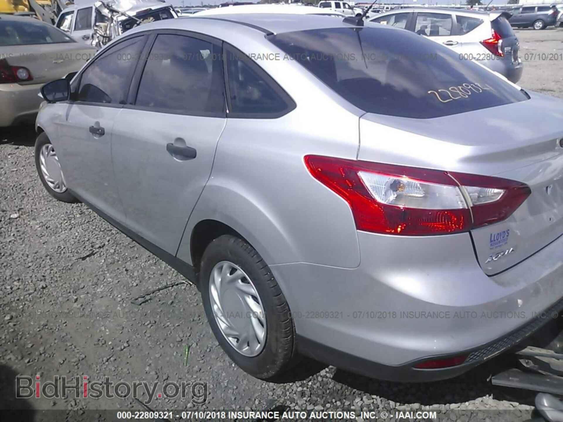 2012 Ford Focus - VIN: 1FAHP3E26CL444132 - Фото 3