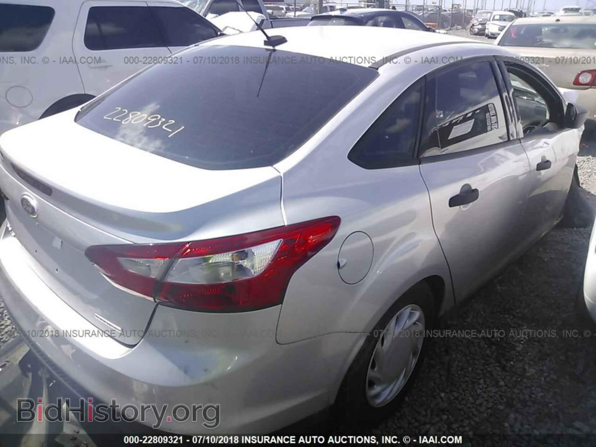2012 Ford Focus - VIN: 1FAHP3E26CL444132 - Фото 4