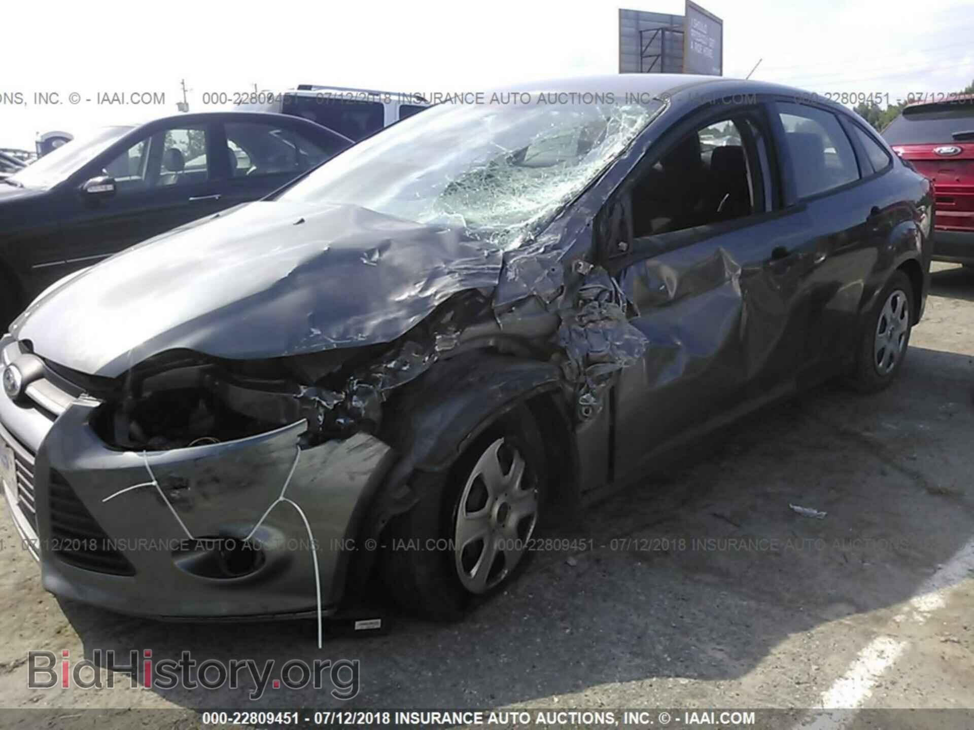 2012 Ford Focus - VIN: 1FAHP3E28CL298011 - Фото 2