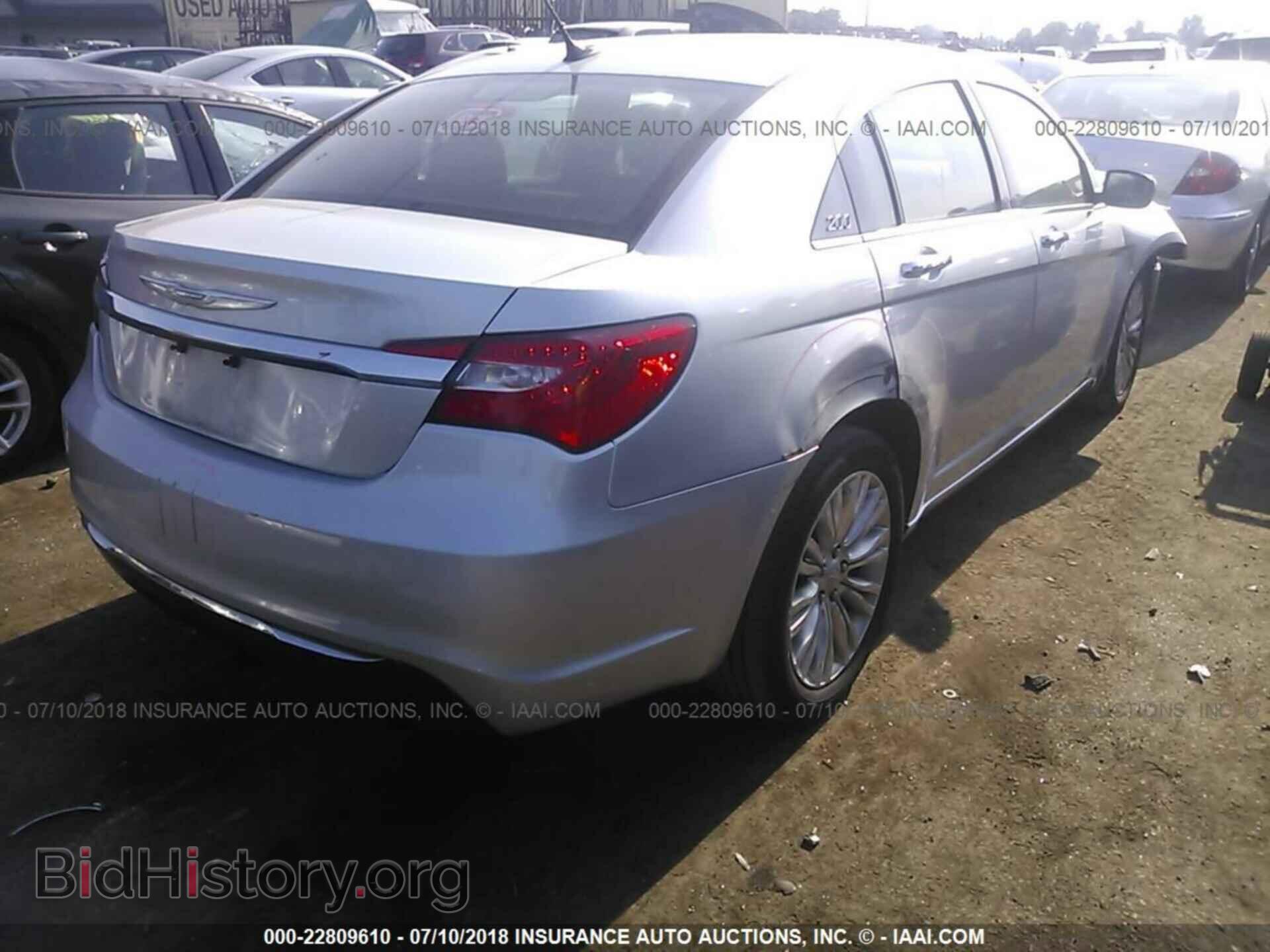 2011 Chrysler 200 - VIN: 1C3BC2FB6BN569255 - Фото 4