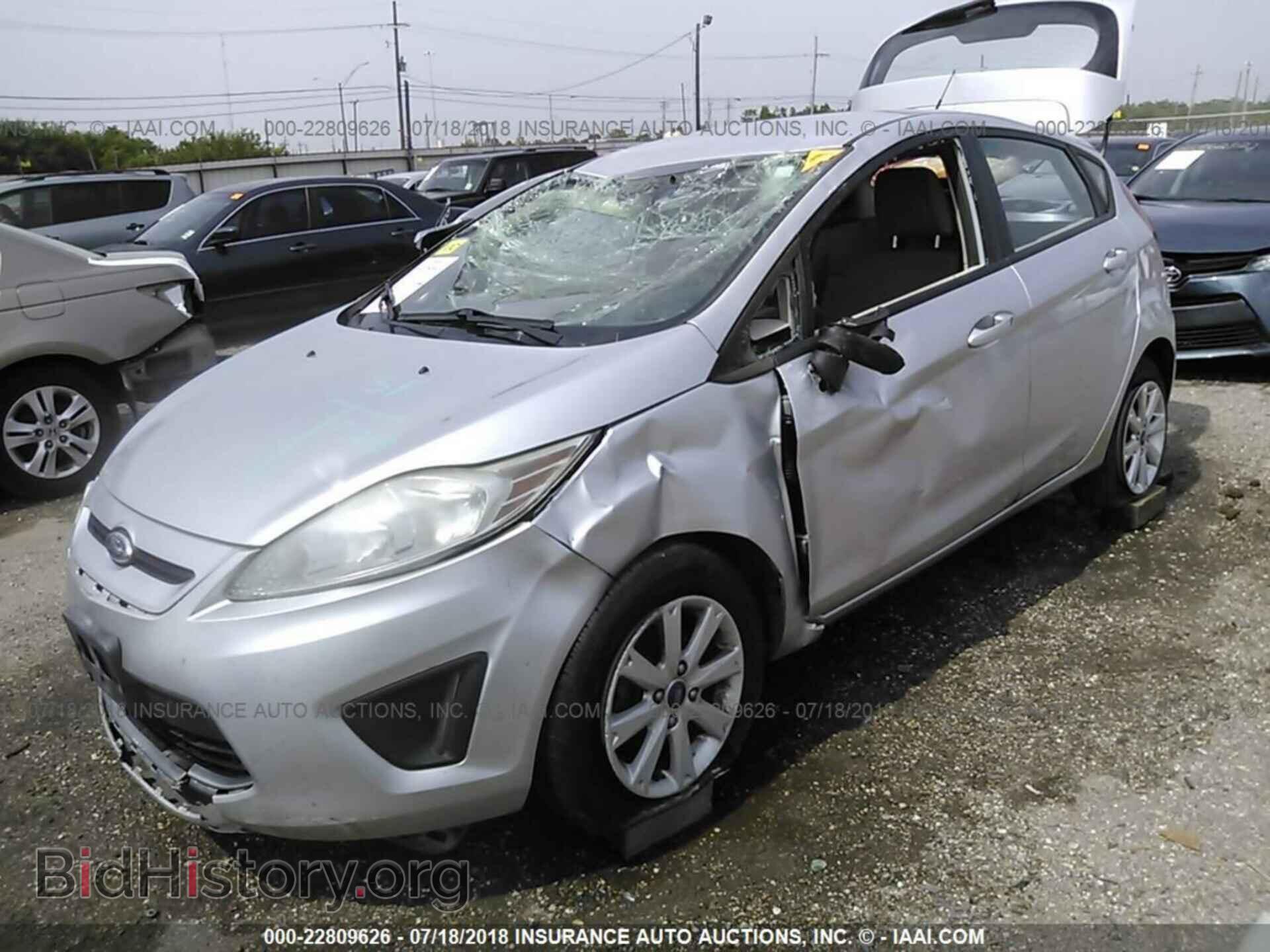 2011 Ford Fiesta - VIN: 3FADP4EJ4BM216252 - Фото 2