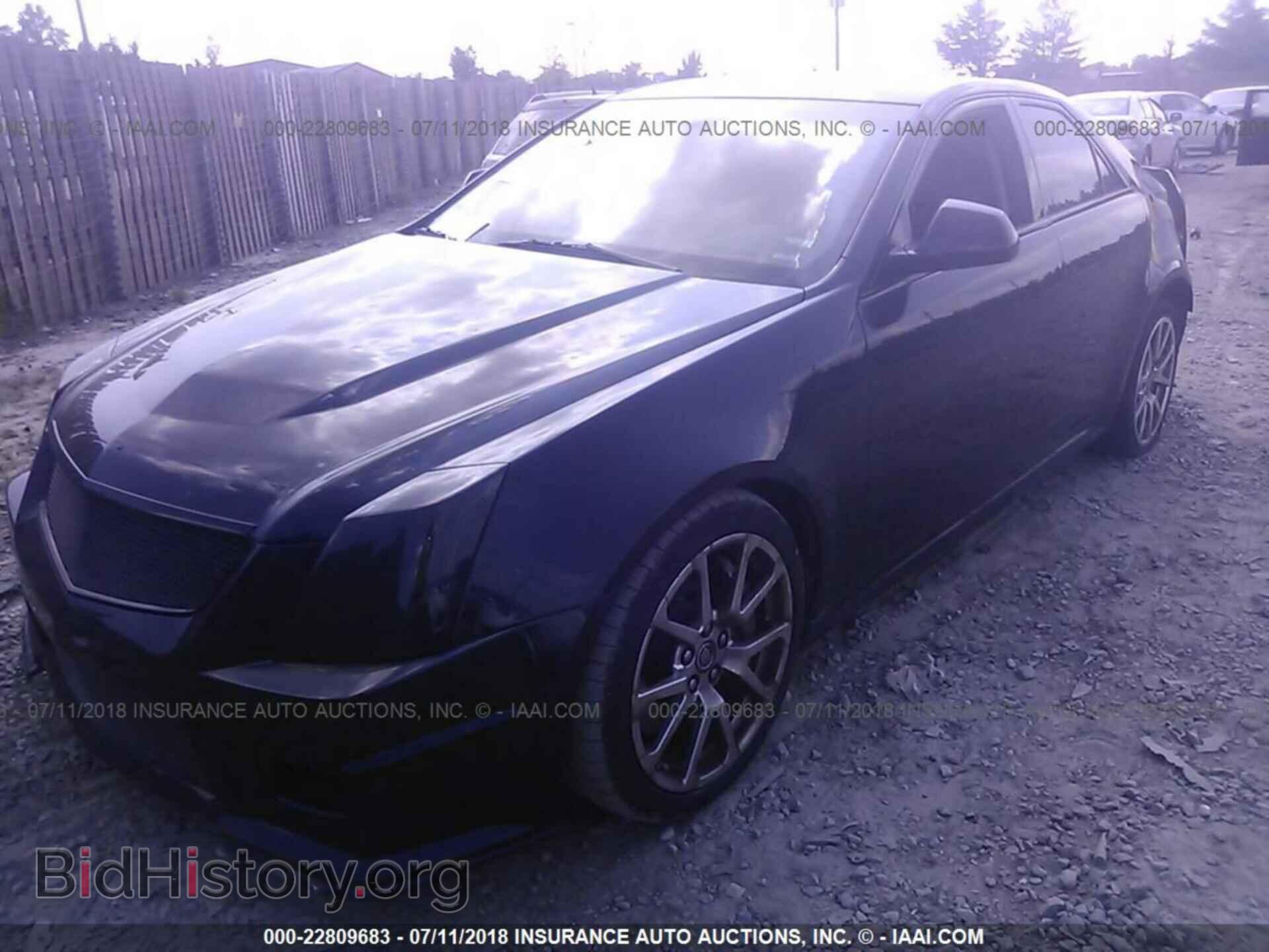 2011 Cadillac Cts-v - VIN: 1G6DV5EP8B0168822 - Фото 2