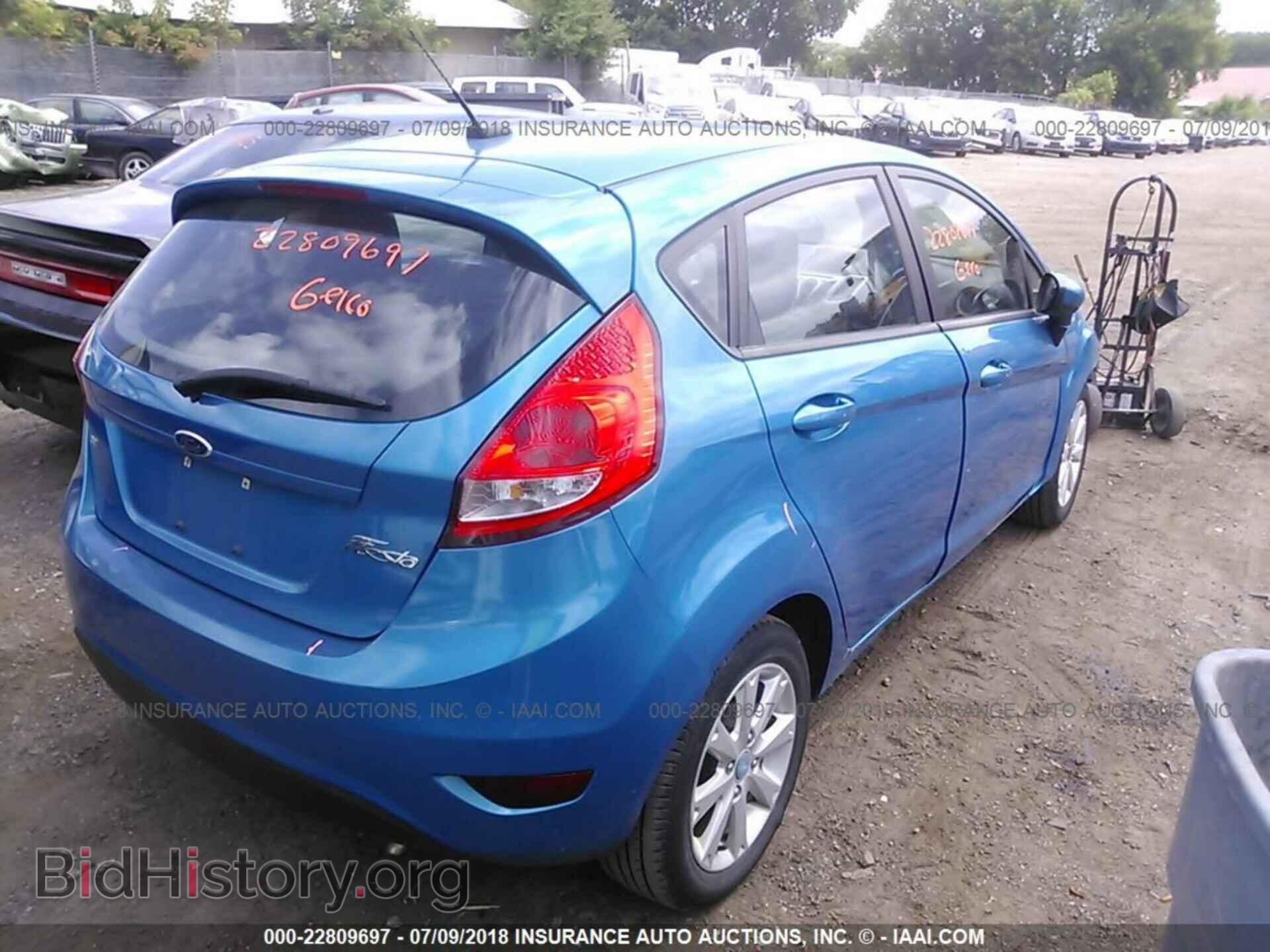2012 Ford Fiesta - VIN: 3FADP4EJ5CM135035 - Photo 4