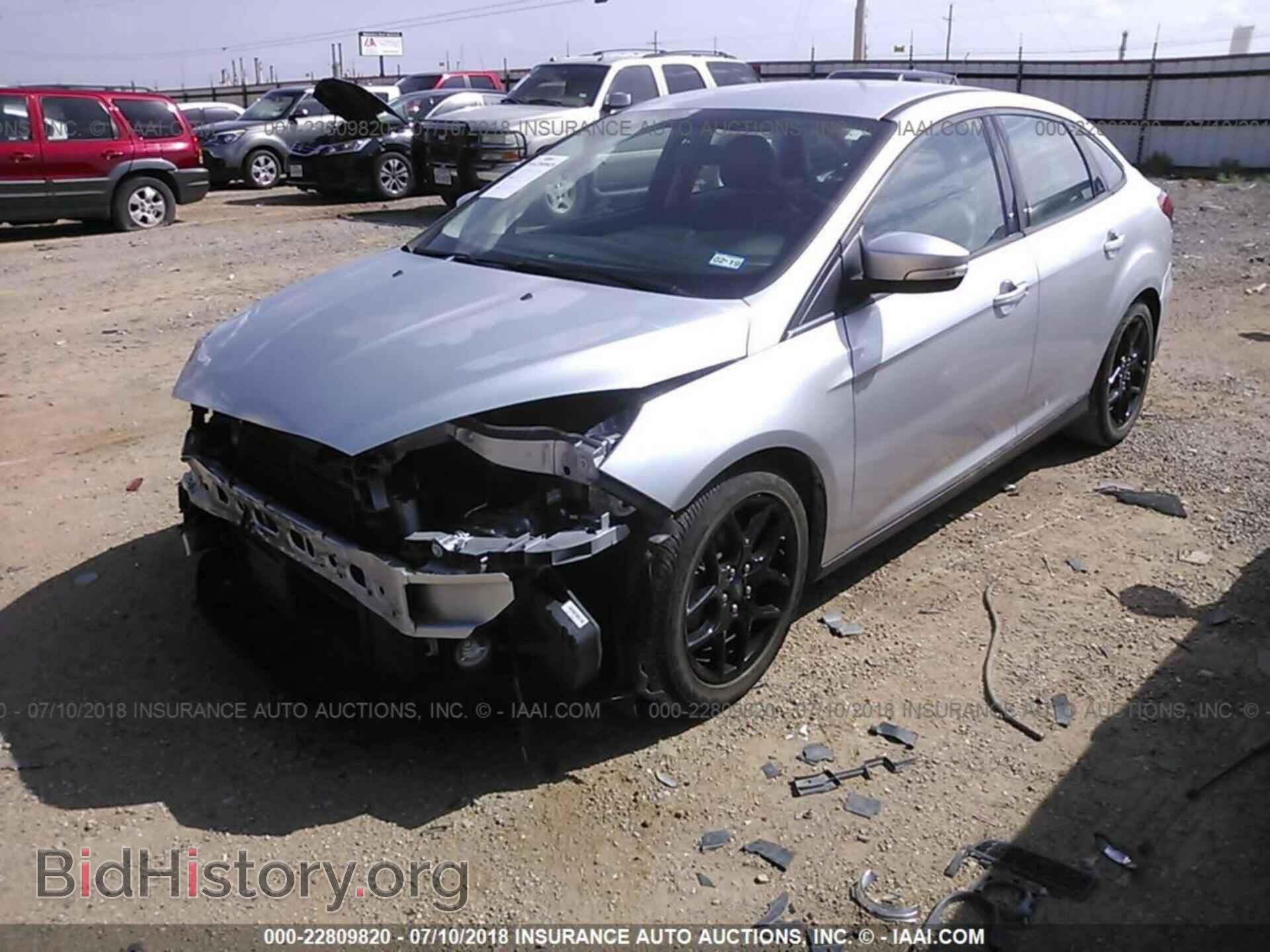 2016 Ford Focus - VIN: 1FADP3F27GL298973 - Photo 2