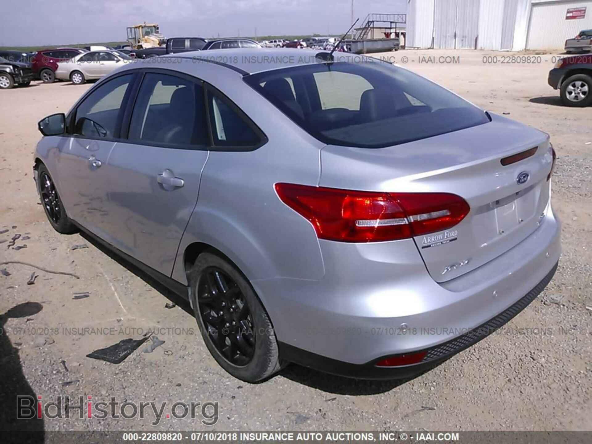 2016 Ford Focus - VIN: 1FADP3F27GL298973 - Photo 3