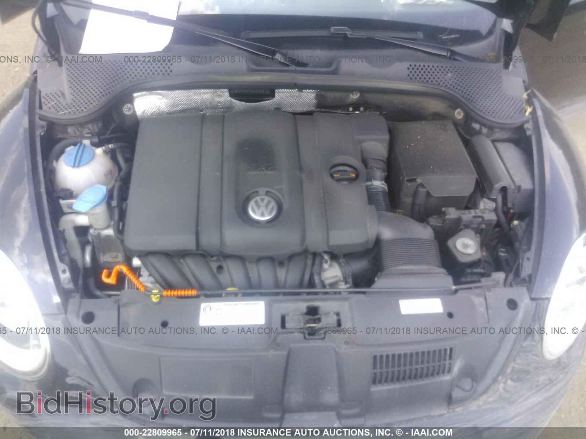 2014 Volkswagen Beetle - VIN: 3VWFP7AT7EM621079 - Фото 10