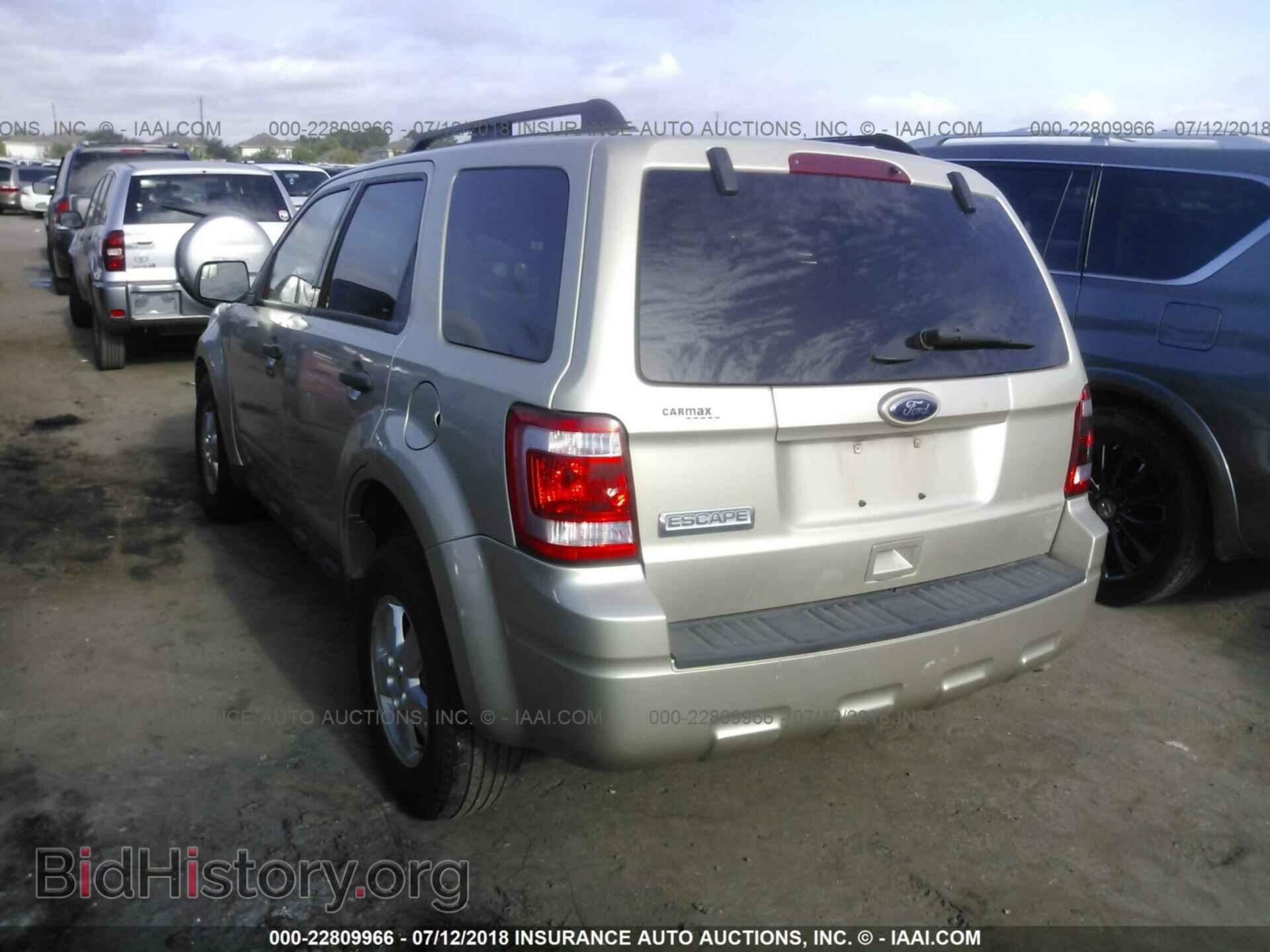 2011 Ford Escape - VIN: 1FMCU0D75BKB12997 - Photo 3