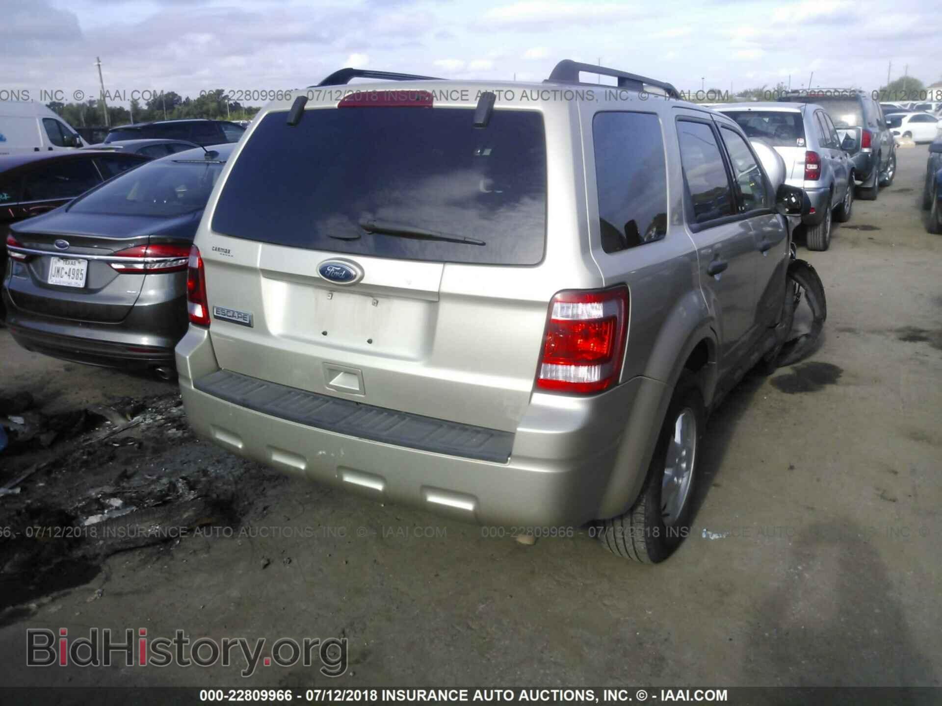 2011 Ford Escape - VIN: 1FMCU0D75BKB12997 - Photo 4