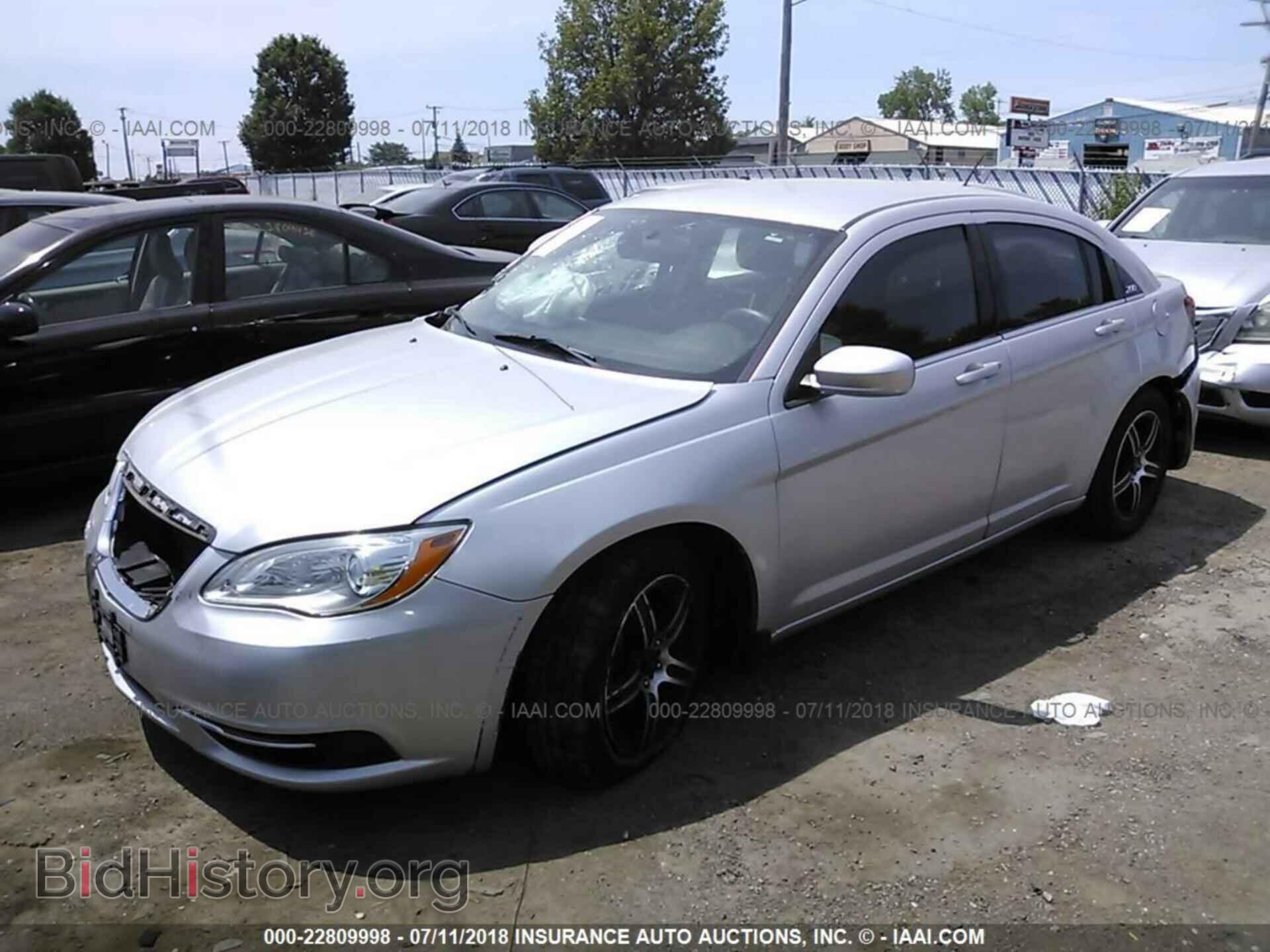 2012 CHRYSLER 200 - VIN: 1C3CCBAB7CN138789 - Фото 2