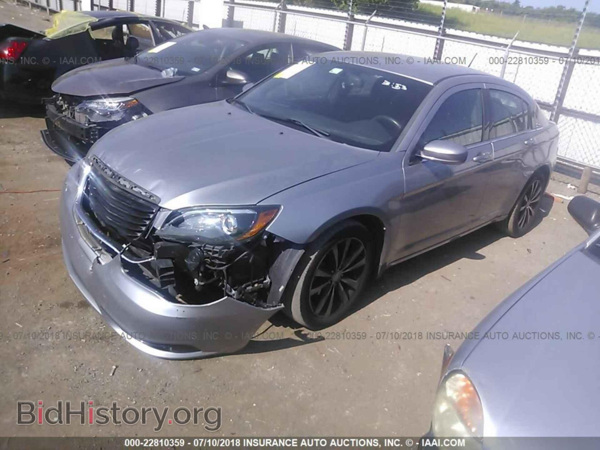 2013 Chrysler 200 - VIN: 1C3CCBBG0DN737464 - Photo 2