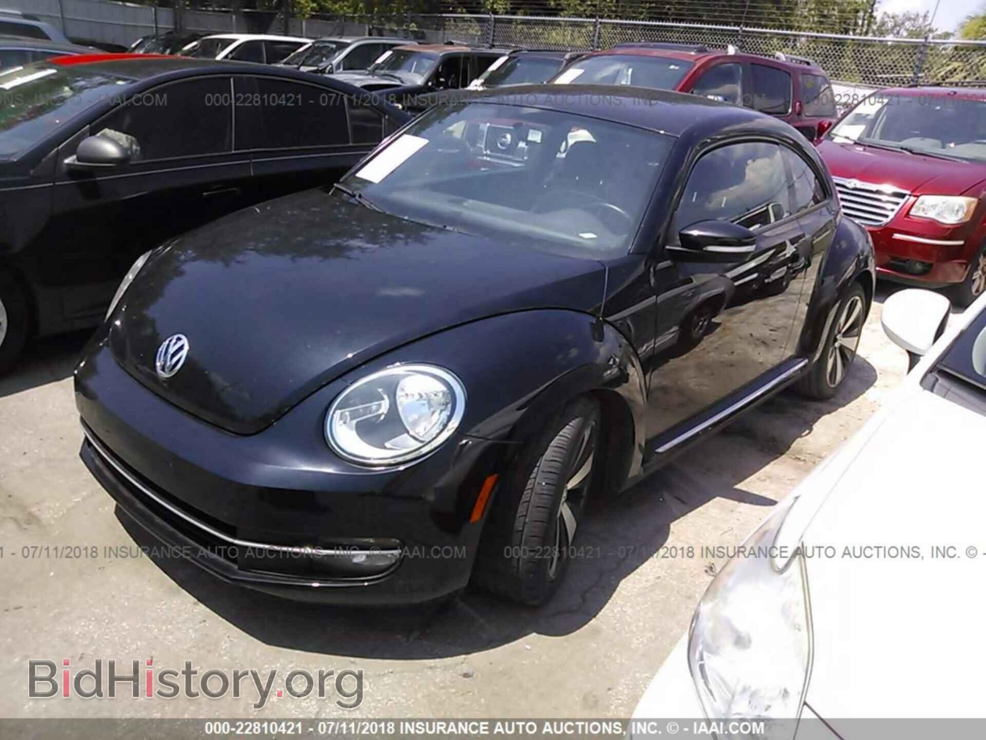 2012 Volkswagen Beetle - VIN: 3VWVA7AT9CM627072 - Фото 2
