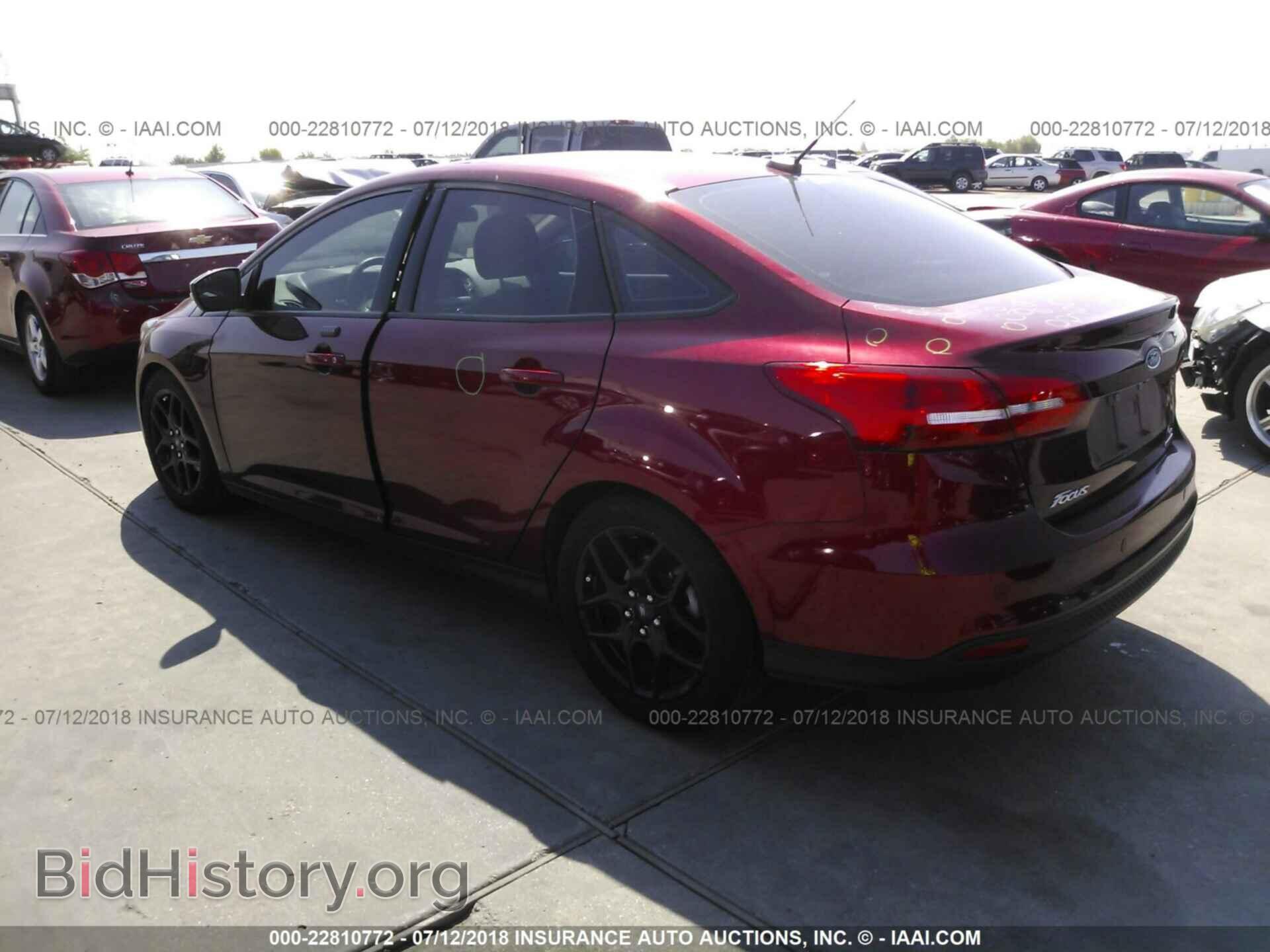2016 Ford Focus - VIN: 1FADP3F21GL252622 - Photo 3