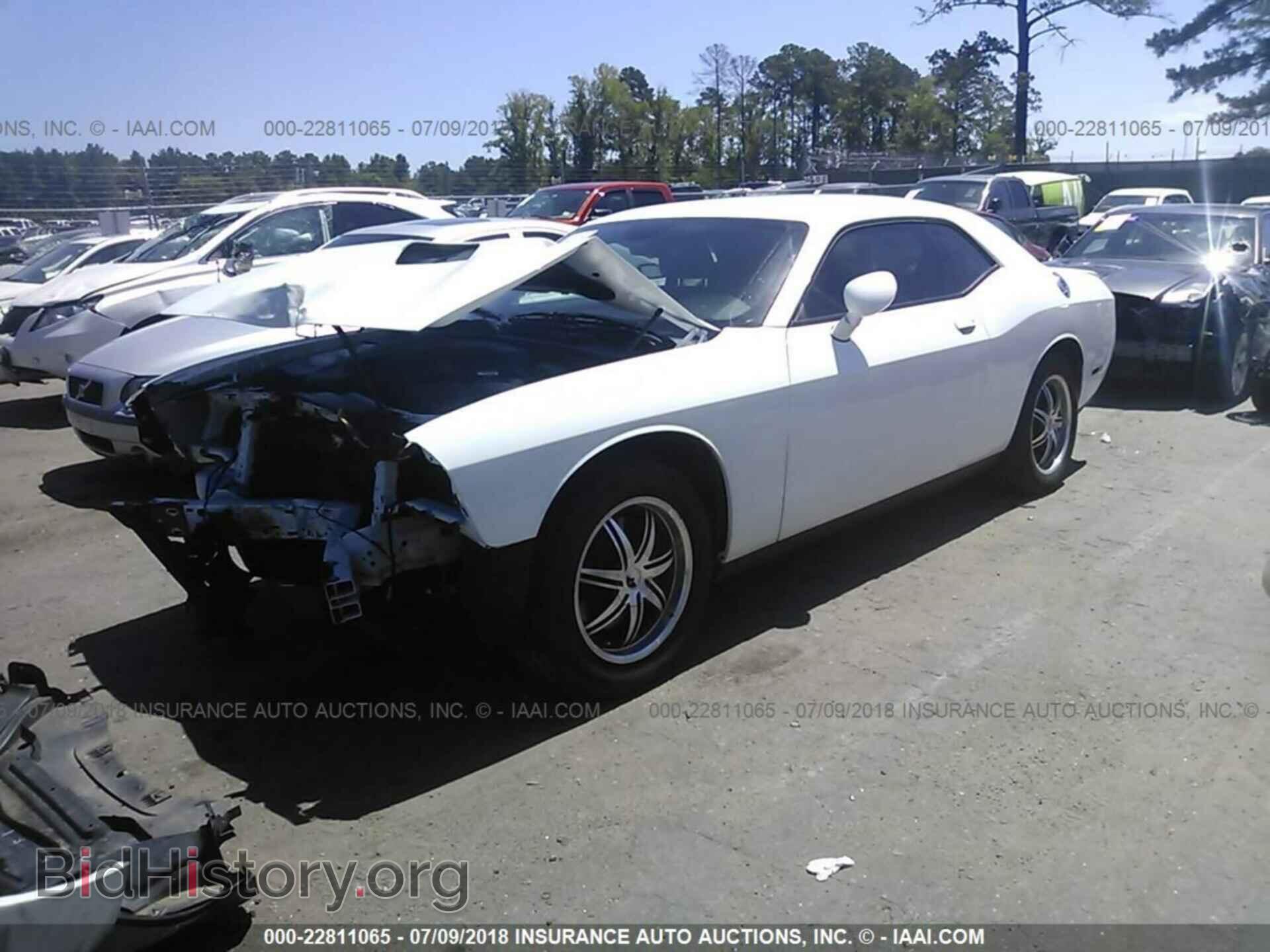 2016 Dodge Challenger - VIN: 2C3CDZAG6GH290692 - Фото 2
