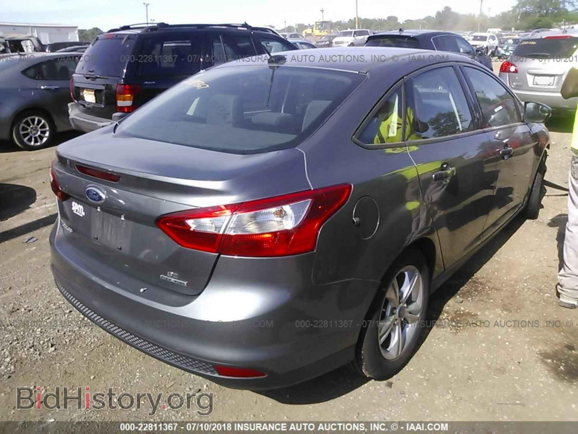 2014 Ford Focus - VIN: 1FADP3F26EL163237 - Photo 4