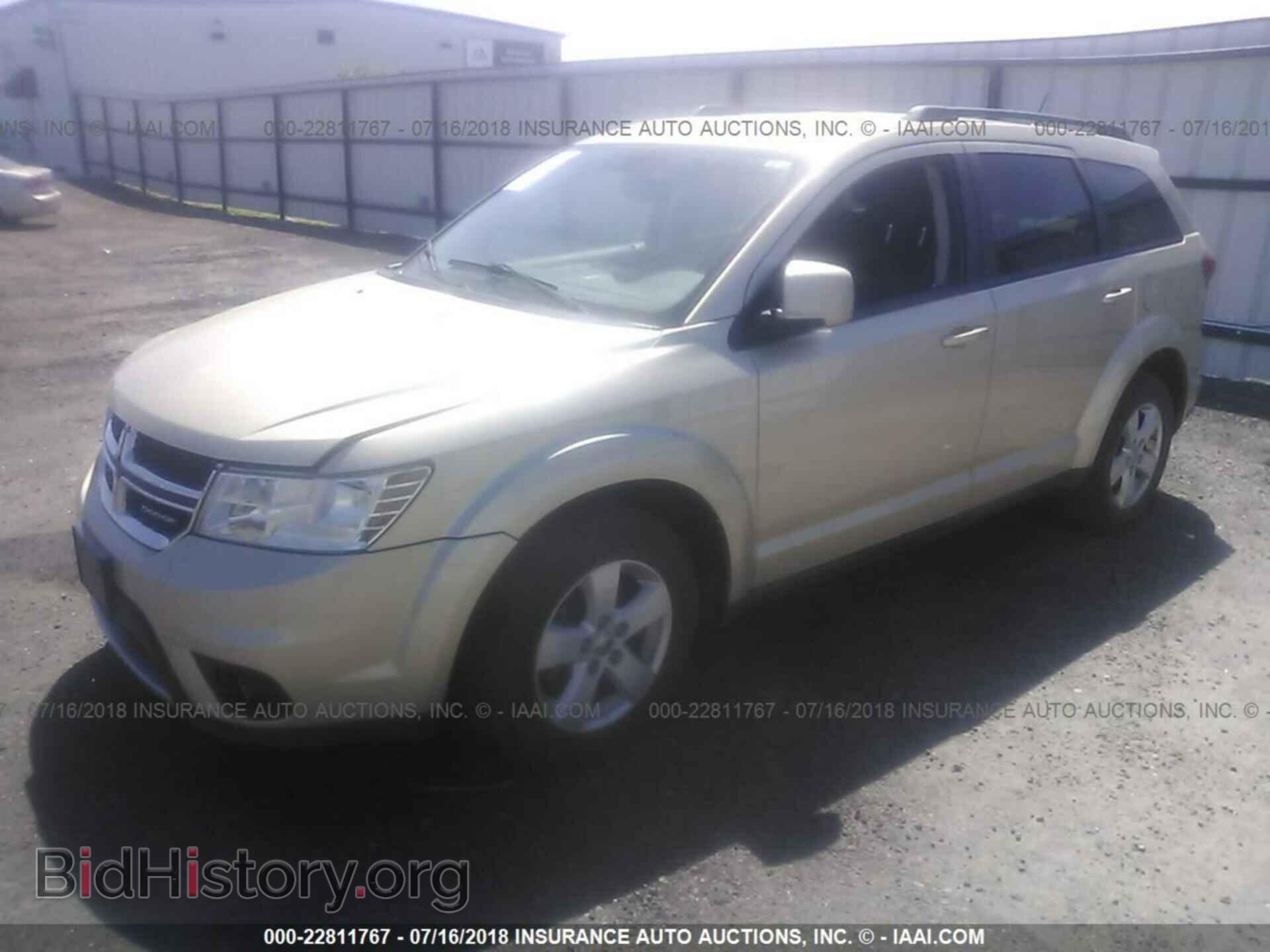 2011 Dodge Journey - VIN: 3D4PH1FG3BT559388 - Photo 2
