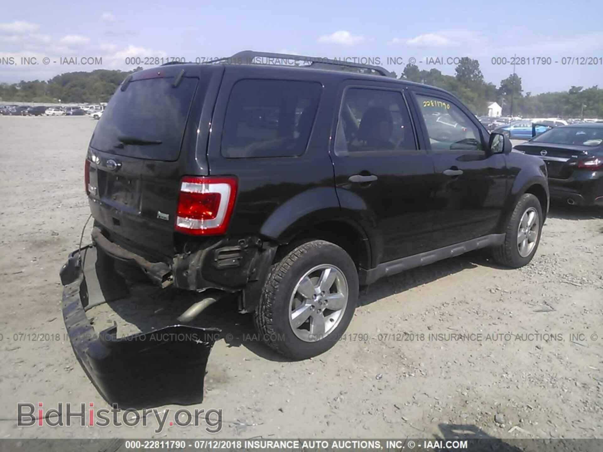 2011 Ford Escape - VIN: 1FMCU9DG8BKB82028 - Фото 4