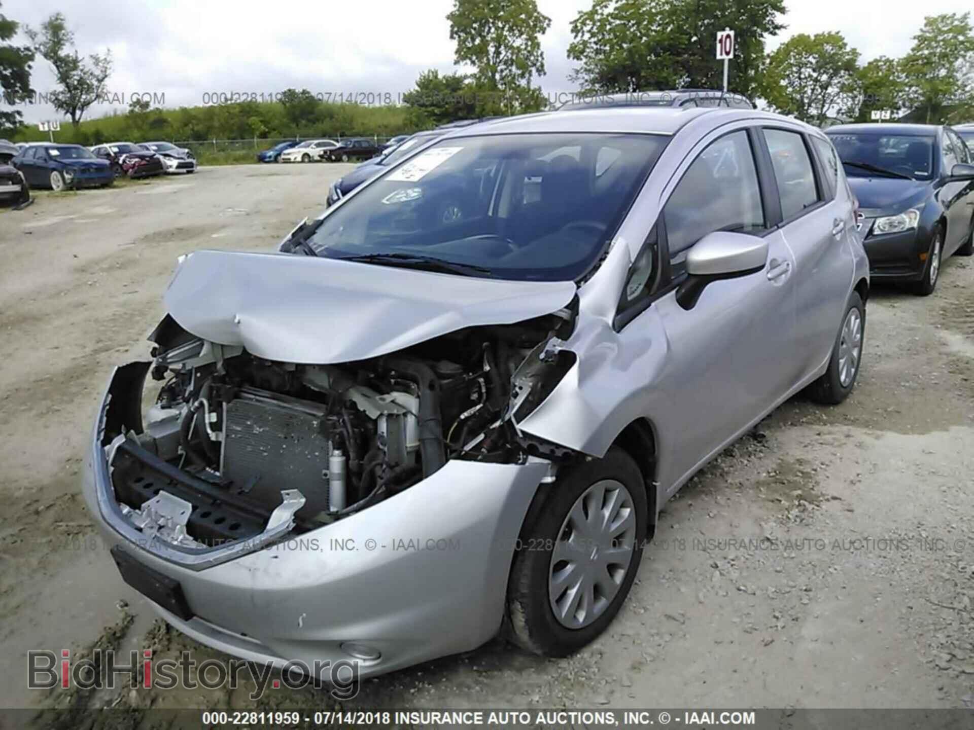 2015 Nissan Versa note - VIN: 3N1CE2CP0FL368034 - Фото 2
