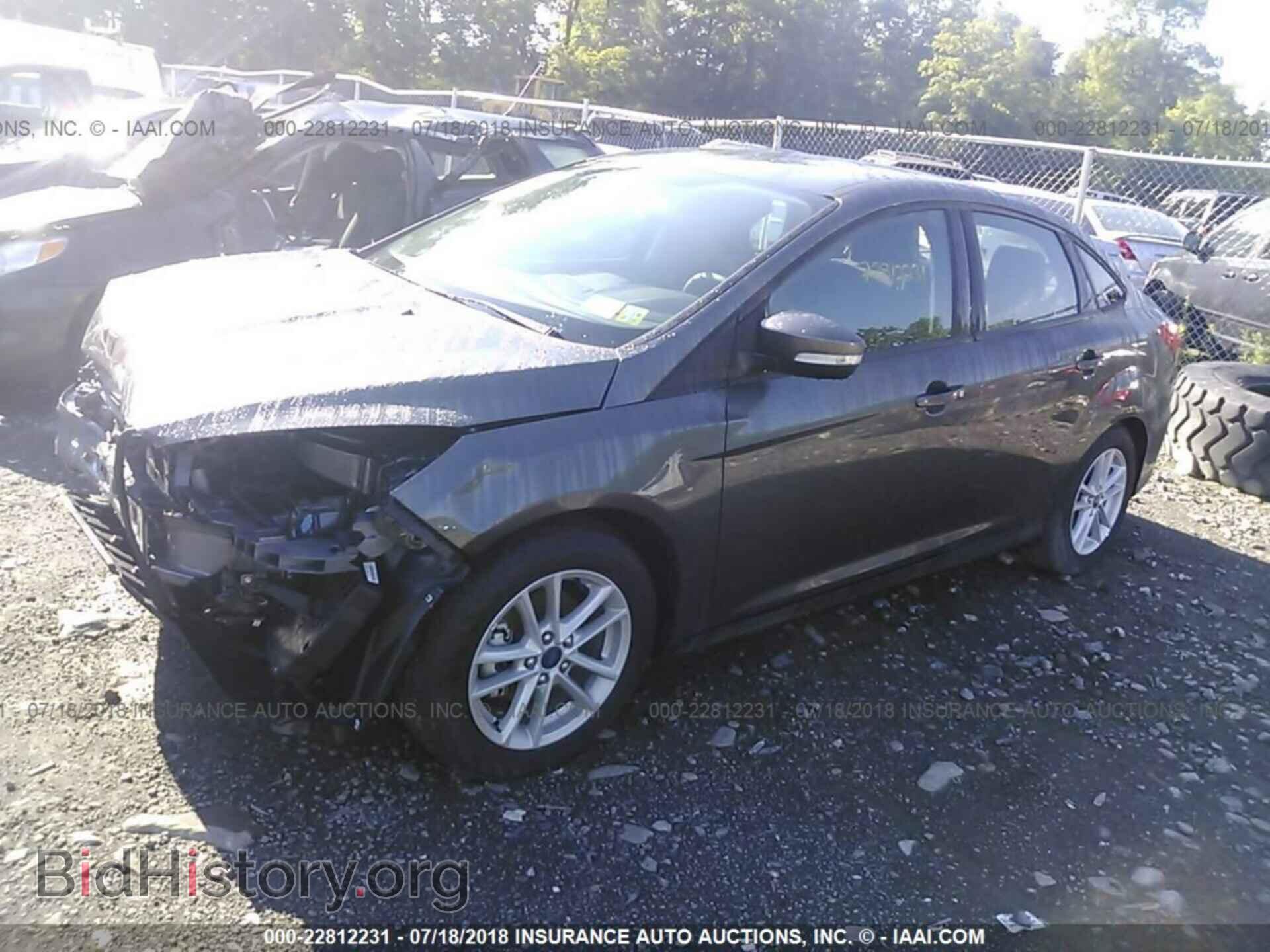 2018 Ford Focus - VIN: 1FADP3F22JL306842 - Фото 2